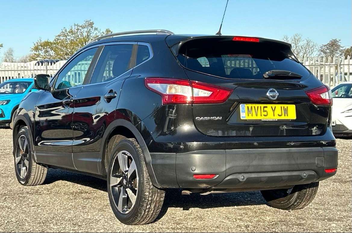 A 2015 NISSAN QASHQAI 1.2 DIG-T n-tec+ SUV 5dr Petrol Manual 2WD Euro 5 (s/s) (115 ps) A 2015 NISSAN QASHQAI 1.2 DIG-T n-tec+ SUV 5dr Petrol Manual 2WD Euro 5 (s/s) (115 ps)