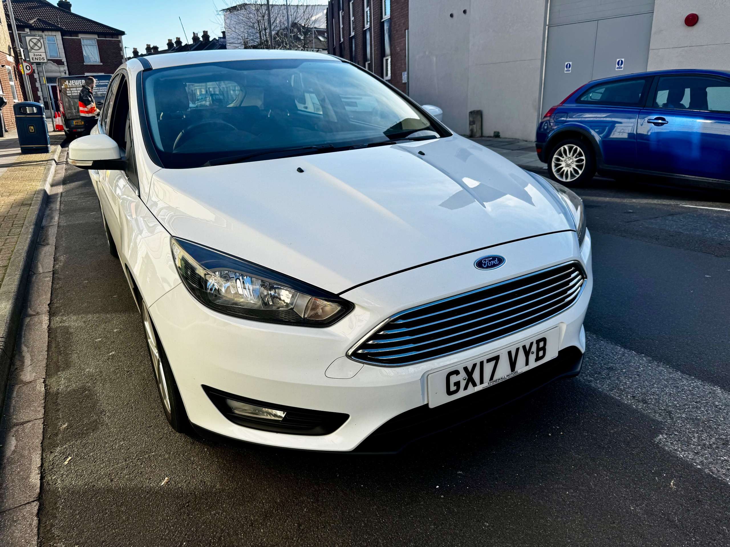 A 2017 FORD FOCUS 1.0T EcoBoost Zetec Hatchback 5dr Petrol Manual Euro 6 (s/s) (100 ps) A 2017 FORD FOCUS 1.0T EcoBoost Zetec Hatchback 5dr Petrol Manual Euro 6 (s/s) (100 ps)