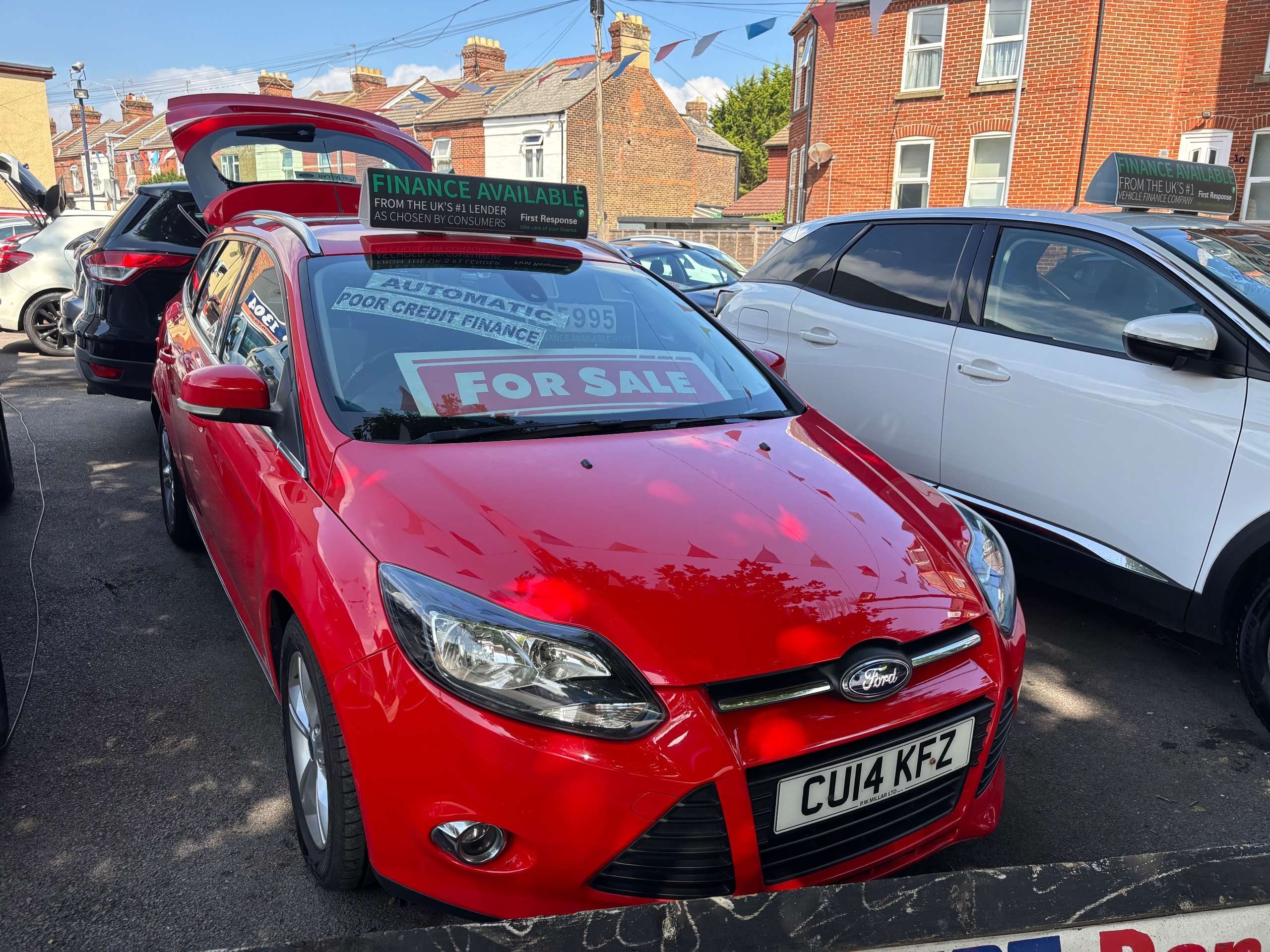 A 2014 FORD FOCUS 1.6 125 Zetec 5dr Powershift A 2014 FORD FOCUS 1.6 125 Zetec 5dr Powershift