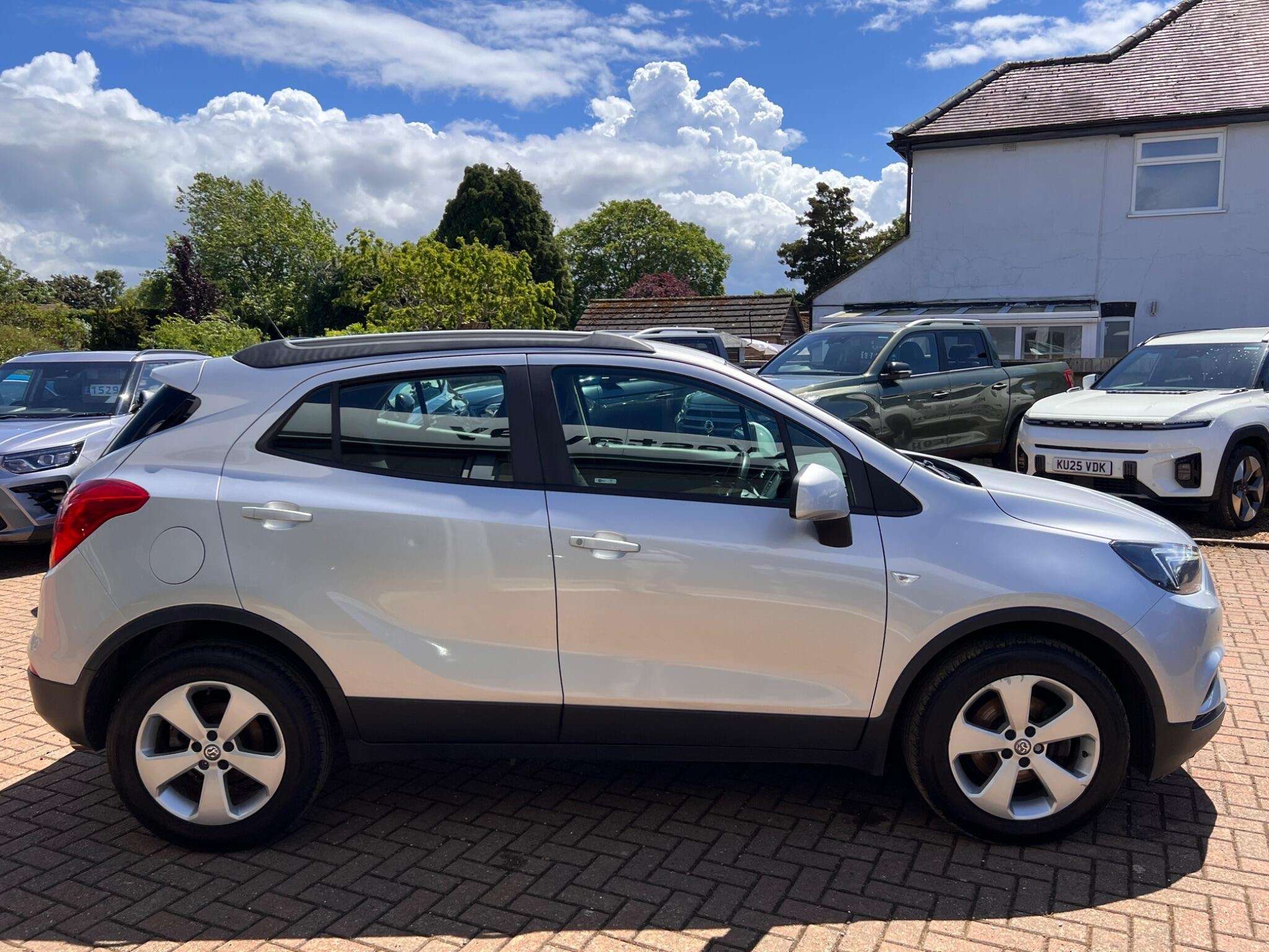 A 2018 VAUXHALL MOKKA X 1.6 CDTi Design Nav SUV 5dr Diesel Manual Euro 6 (s/s) 17in Alloy (136 ps) A 2018 VAUXHALL MOKKA X 1.6 CDTi Design Nav SUV 5dr Diesel Manual Euro 6 (s/s) 17in Alloy (136 ps)