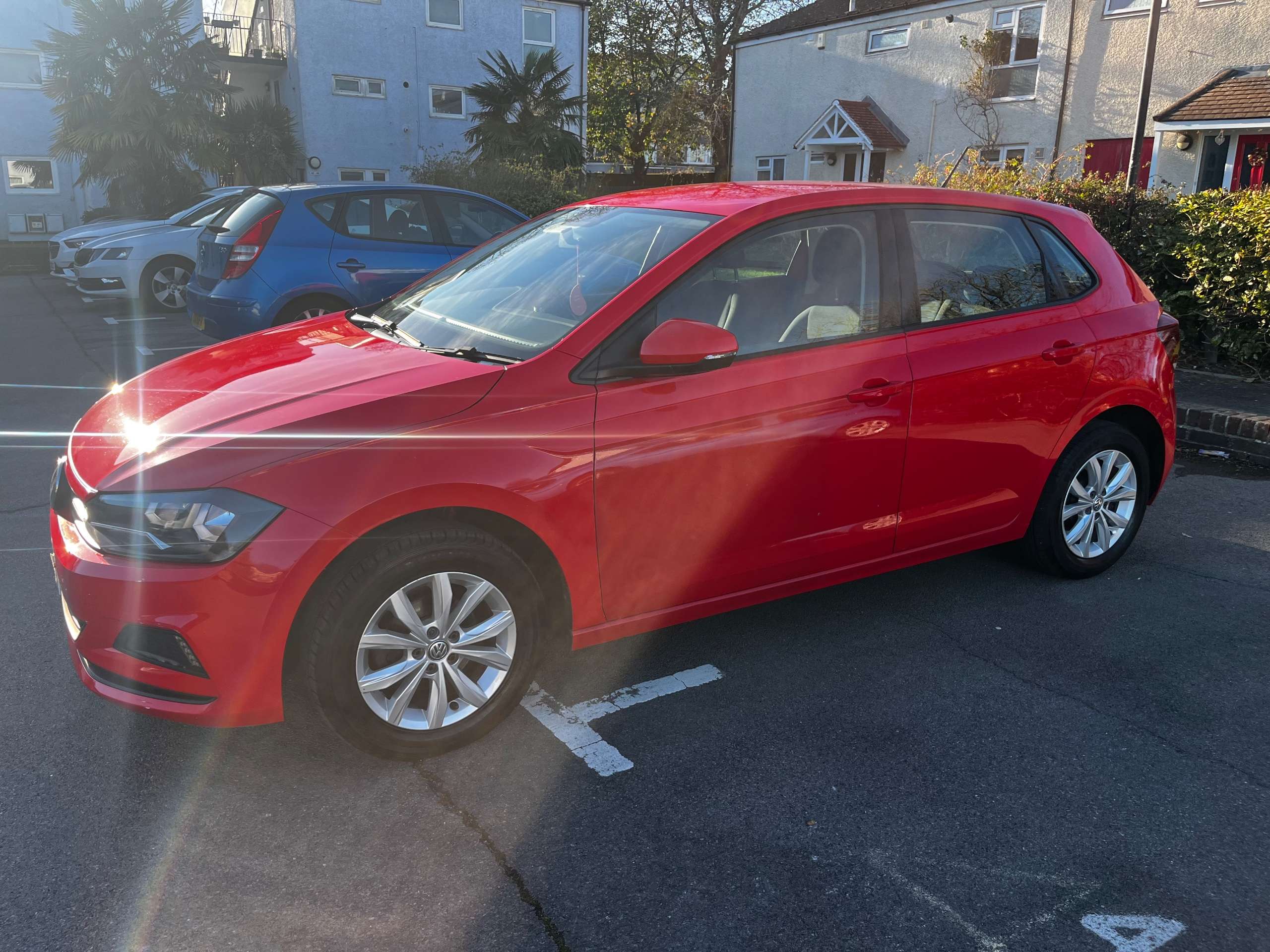 A 2018 VOLKSWAGEN POLO 1.0 SE Hatchback 5dr Petrol Manual Euro 6 (s/s) (75 ps) A 2018 VOLKSWAGEN POLO 1.0 SE Hatchback 5dr Petrol Manual Euro 6 (s/s) (75 ps)