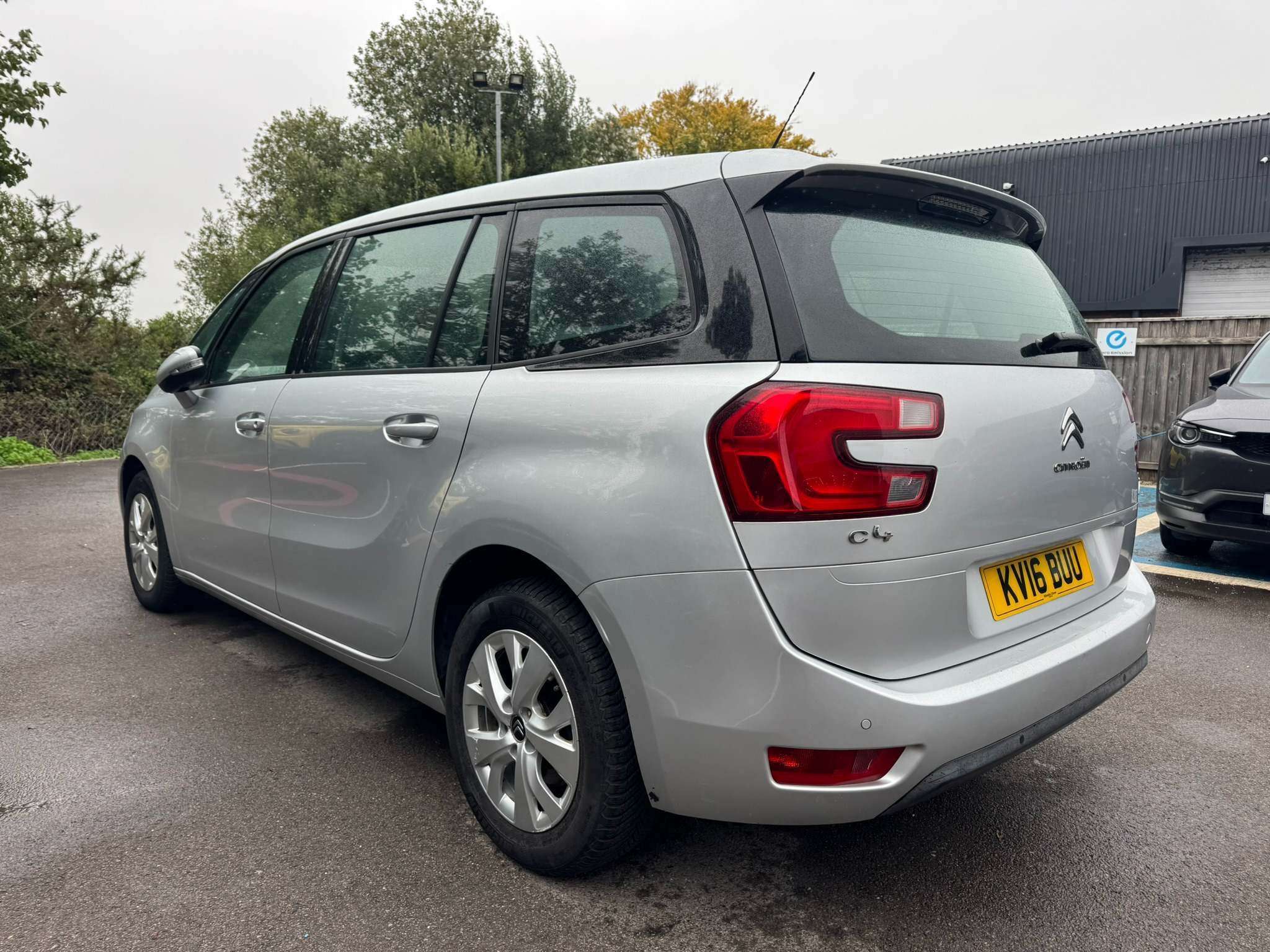 A 2016 CITROEN GRAND C4 PICASSO 1.2 PureTech VTR+ MPV 5dr Petrol Manual Euro 6 (s/s) (130 ps) A 2016 CITROEN GRAND C4 PICASSO 1.2 PureTech VTR+ MPV 5dr Petrol Manual Euro 6 (s/s) (130 ps)