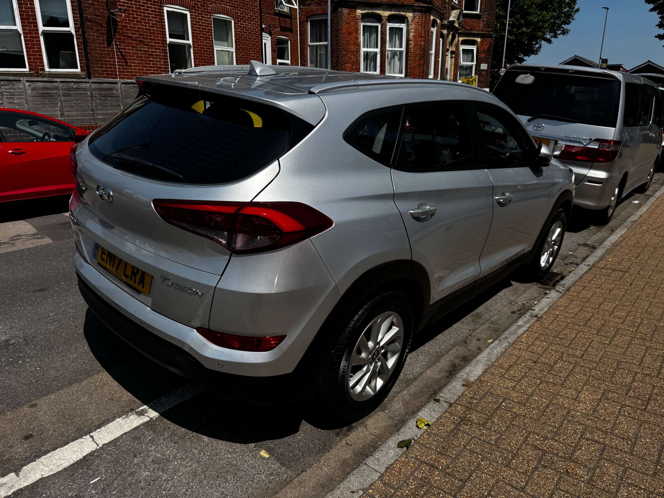 A 2017 HYUNDAI TUCSON 1.6 GDi Blue Drive SE SUV 5dr Petrol Manual Euro 6 (s/s) (132 ps) A 2017 HYUNDAI TUCSON 1.6 GDi Blue Drive SE SUV 5dr Petrol Manual Euro 6 (s/s) (132 ps)
