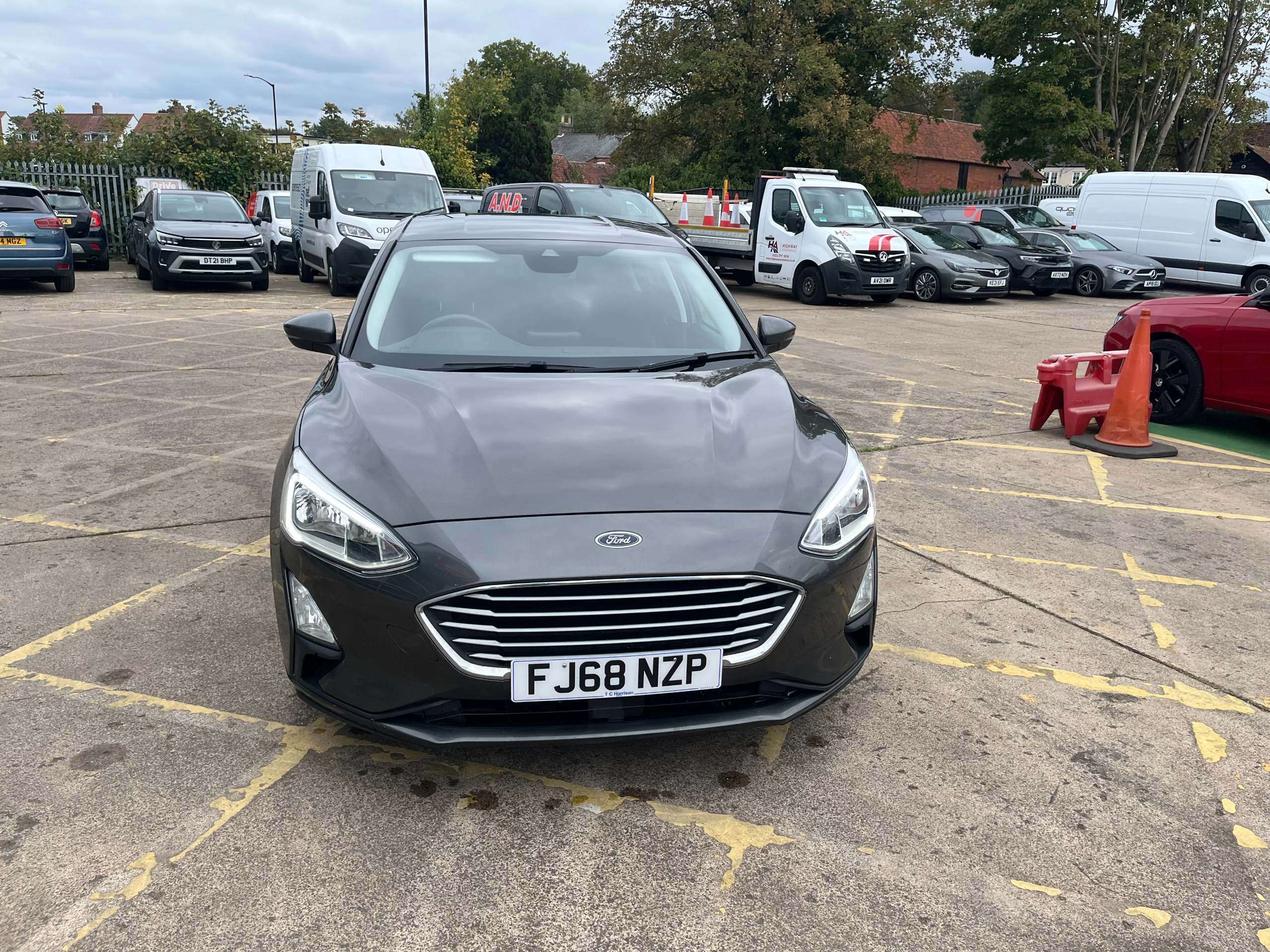 A 2019 FORD FOCUS 1.0T EcoBoost Zetec Hatchback 5dr Petrol Manual Euro 6 (s/s) (100 ps) A 2019 FORD FOCUS 1.0T EcoBoost Zetec Hatchback 5dr Petrol Manual Euro 6 (s/s) (100 ps)