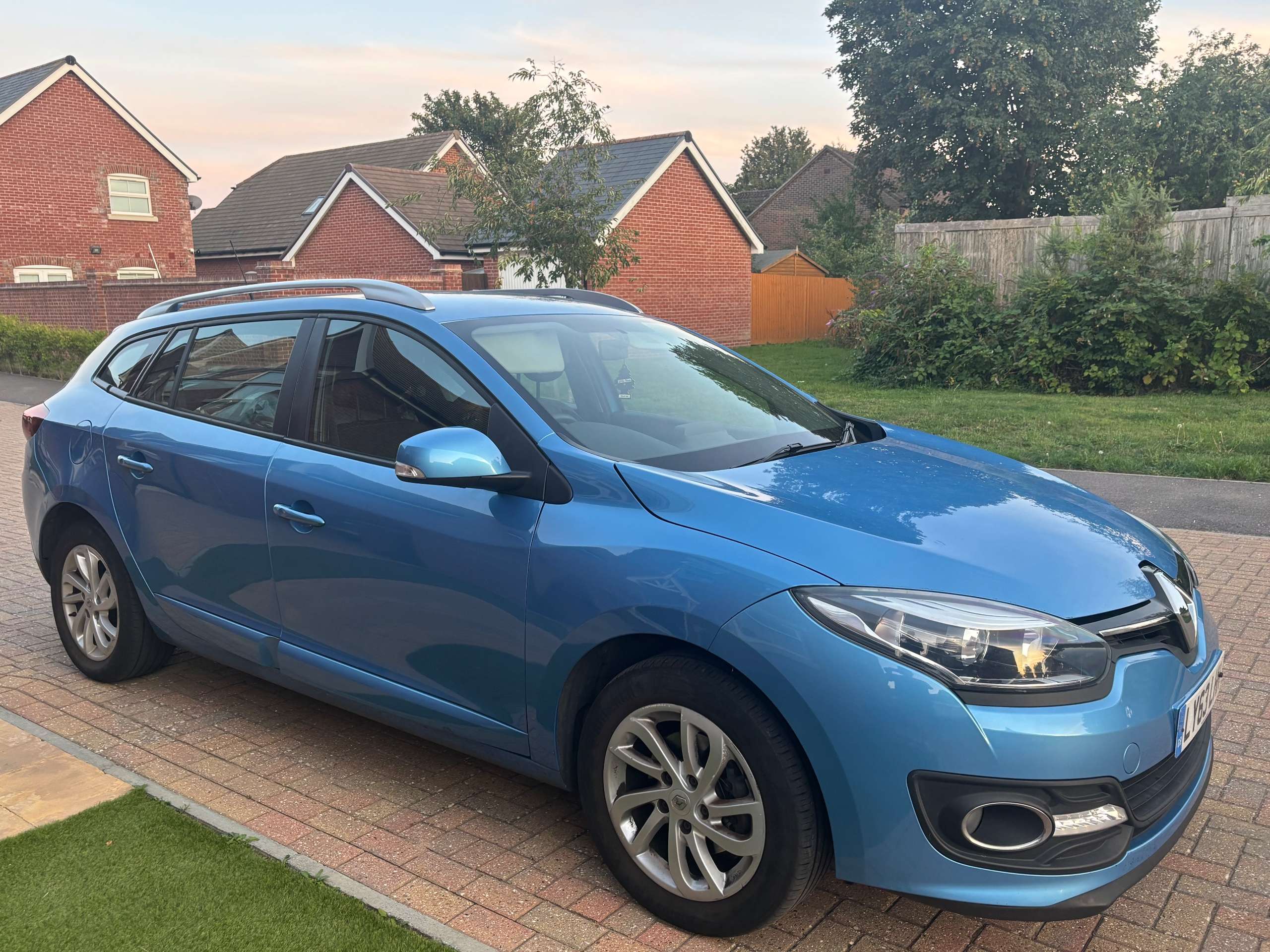 A 2014 RENAULT MEGANE 1.5 dCi Expression+ Energy 5dr A 2014 RENAULT MEGANE 1.5 dCi Expression+ Energy 5dr