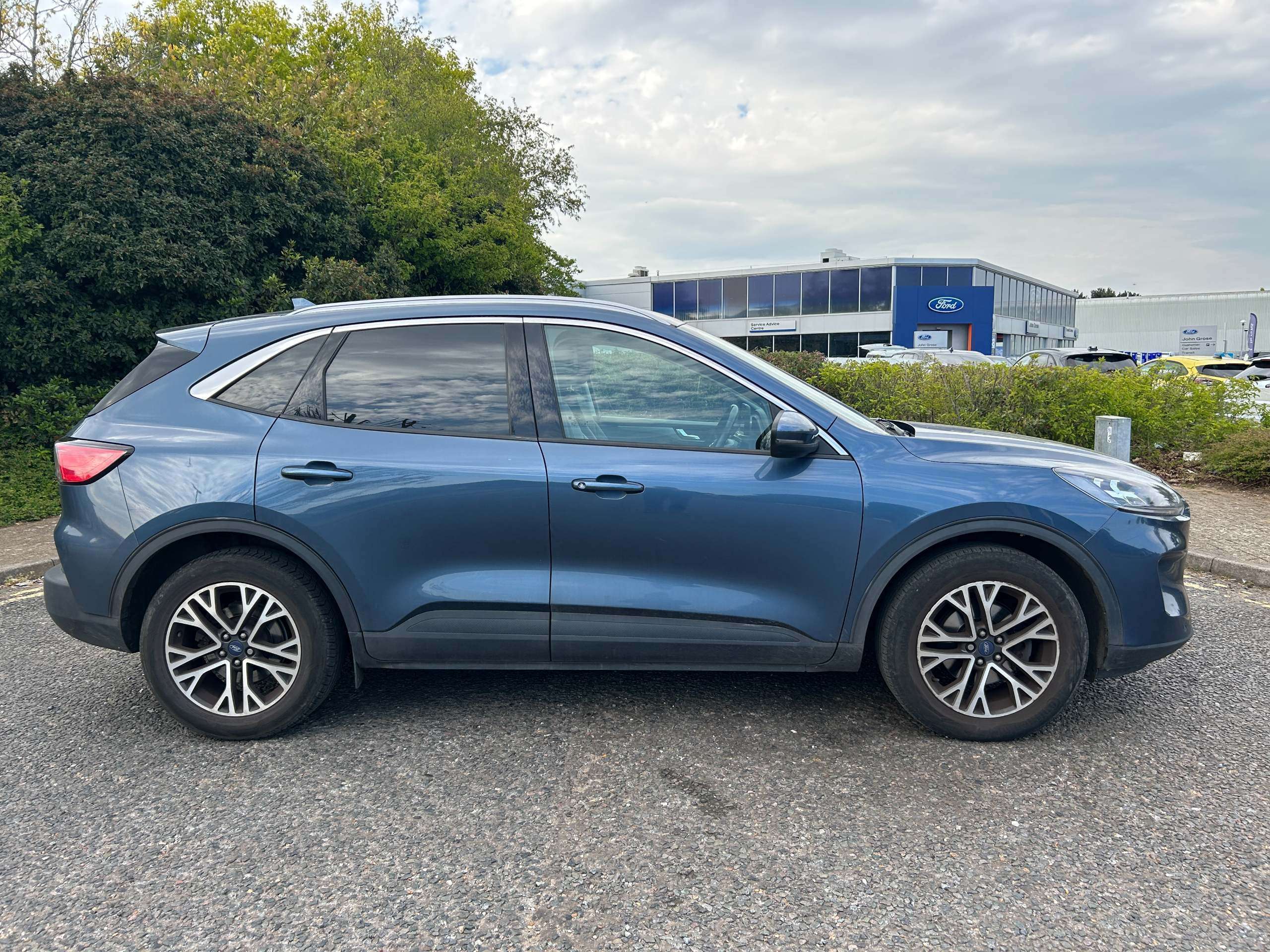 A 2021 FORD KUGA 1.5 EcoBlue Titanium Edition SUV 5dr Diesel Manual Euro 6 (s/s) (120 ps) A 2021 FORD KUGA 1.5 EcoBlue Titanium Edition SUV 5dr Diesel Manual Euro 6 (s/s) (120 ps)
