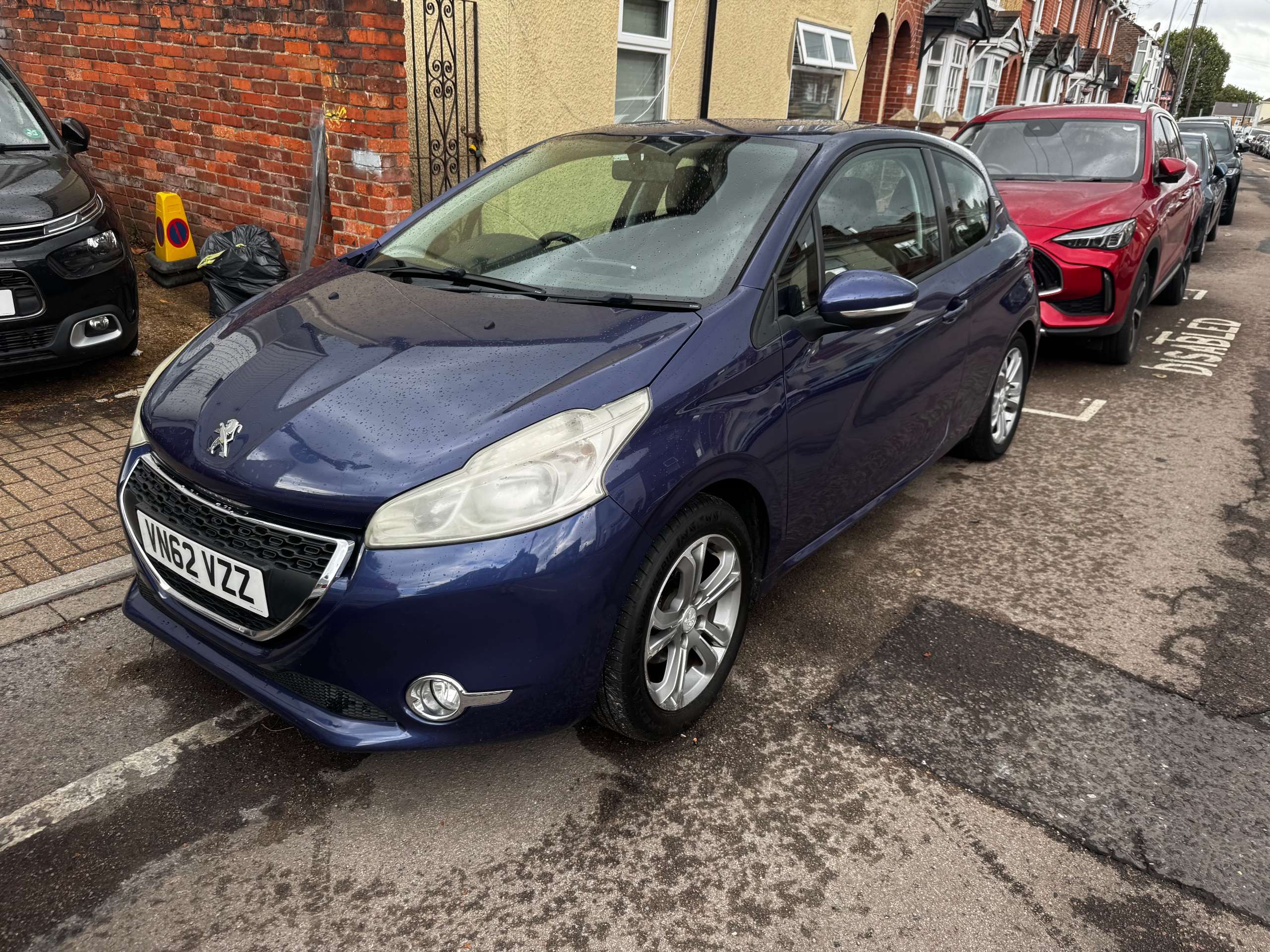A 2012 PEUGEOT 208 1.2 VTi Active Hatchback 3dr Petrol Manual Euro 5 (82 ps) A 2012 PEUGEOT 208 1.2 VTi Active Hatchback 3dr Petrol Manual Euro 5 (82 ps)