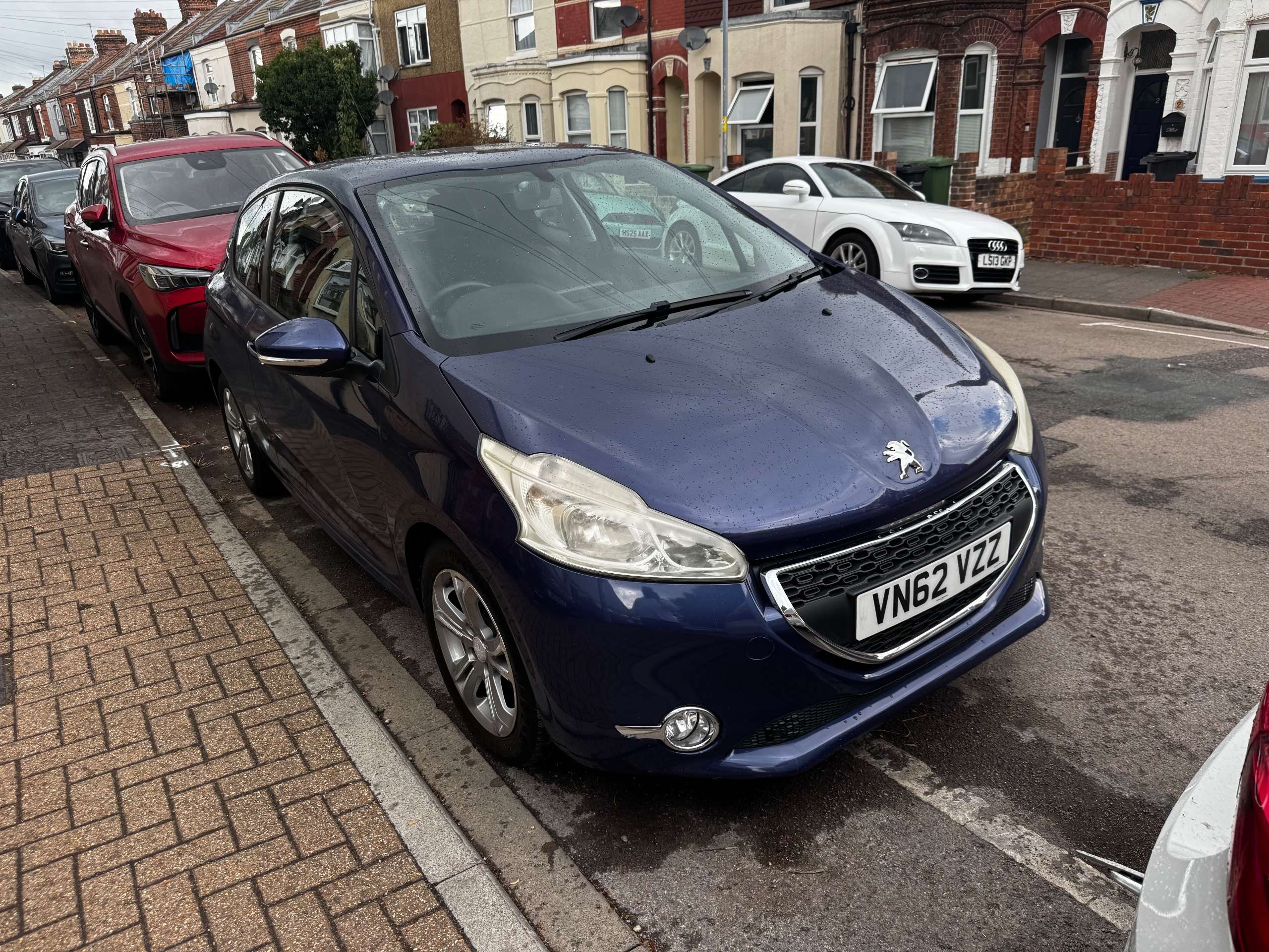 A 2012 PEUGEOT 208 1.2 VTi Active Hatchback 3dr Petrol Manual Euro 5 (82 ps) A 2012 PEUGEOT 208 1.2 VTi Active Hatchback 3dr Petrol Manual Euro 5 (82 ps)