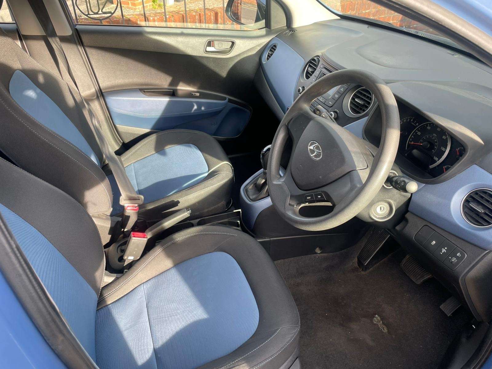 A 2015 HYUNDAI I10 1.2 SE Hatchback 5dr Petrol Auto Euro 5 (87 ps) A 2015 HYUNDAI I10 1.2 SE Hatchback 5dr Petrol Auto Euro 5 (87 ps)