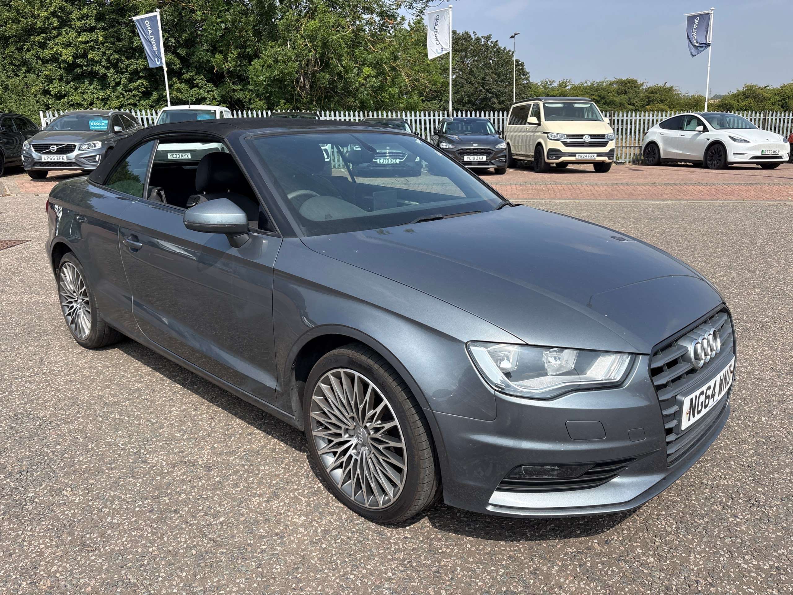 A 2014 AUDI A3 CABRIOLET 1.6 TDI SE Convertible 2dr Diesel Manual Euro 6 (s/s) (110 ps) A 2014 AUDI A3 CABRIOLET 1.6 TDI SE Convertible 2dr Diesel Manual Euro 6 (s/s) (110 ps)