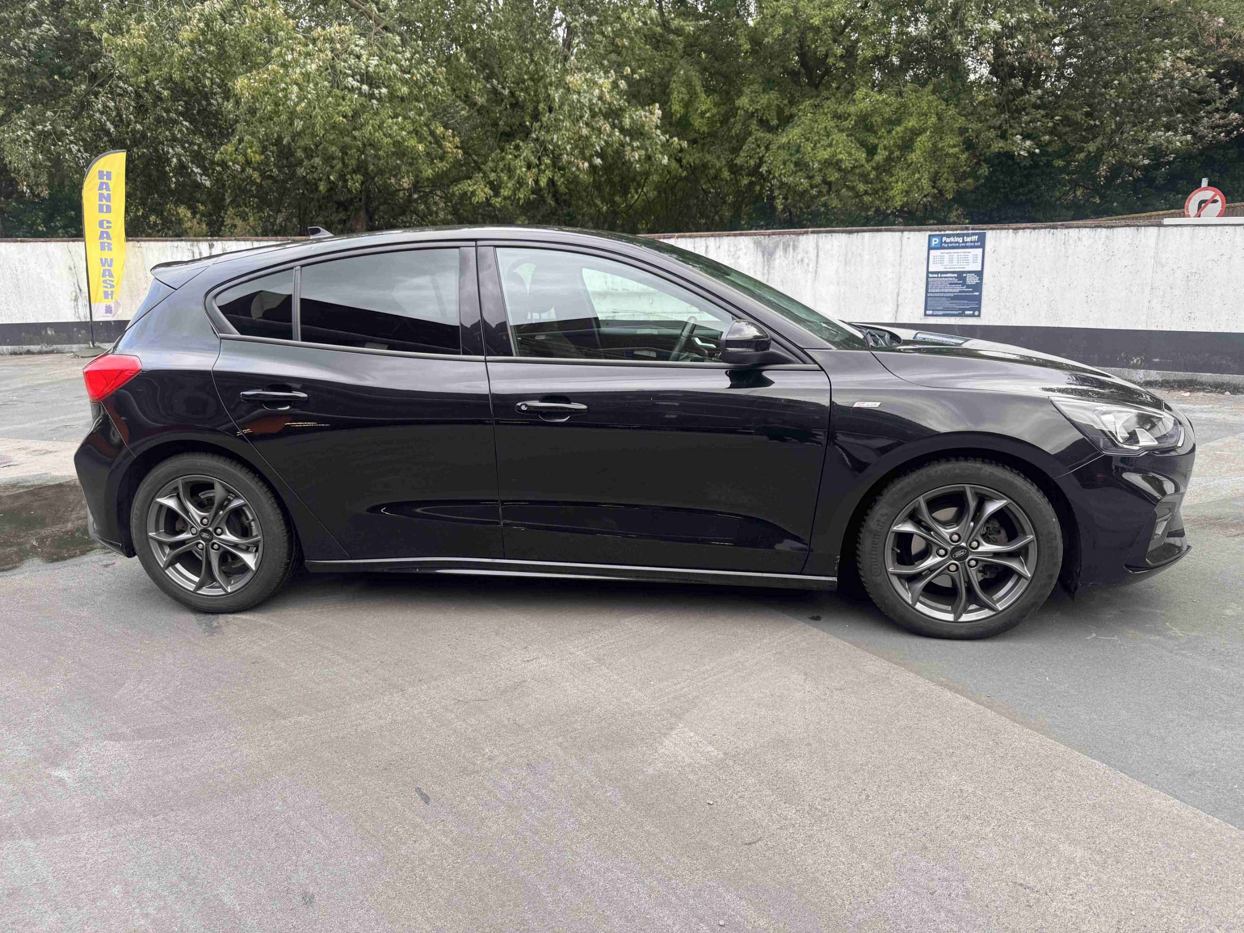 A 2019 FORD FOCUS 1.0T EcoBoost ST-Line Hatchback 5dr Petrol Manual Euro 6 (s/s) (125 ps) A 2019 FORD FOCUS 1.0T EcoBoost ST-Line Hatchback 5dr Petrol Manual Euro 6 (s/s) (125 ps)