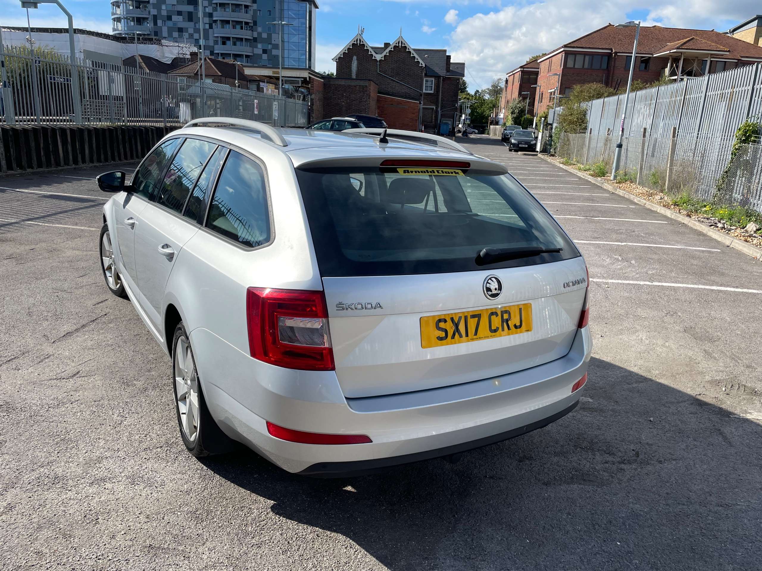 A 2017 SKODA OCTAVIA 1.6 TDI SE Sport Estate 5dr Diesel Manual Euro 6 (s/s) (110 ps) A 2017 SKODA OCTAVIA 1.6 TDI SE Sport Estate 5dr Diesel Manual Euro 6 (s/s) (110 ps)