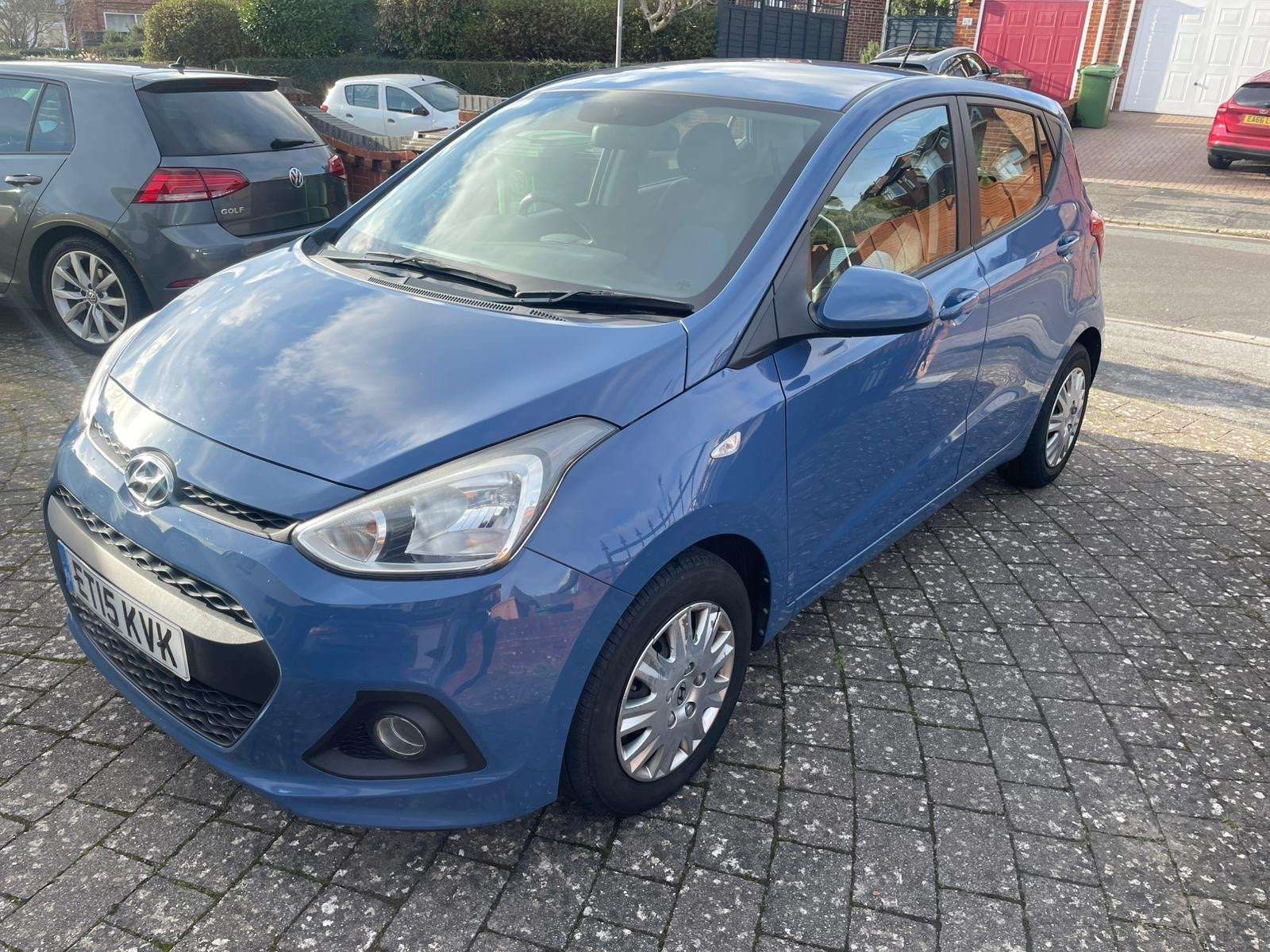 A 2015 HYUNDAI I10 1.2 SE Hatchback 5dr Petrol Auto Euro 5 (87 ps) A 2015 HYUNDAI I10 1.2 SE Hatchback 5dr Petrol Auto Euro 5 (87 ps)