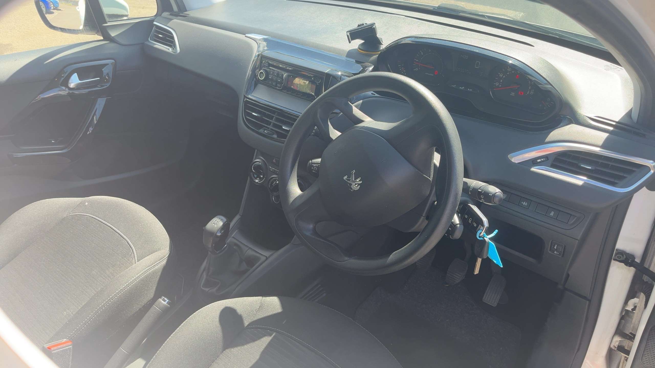 2015 PEUGEOT 208 2015 PEUGEOT 208