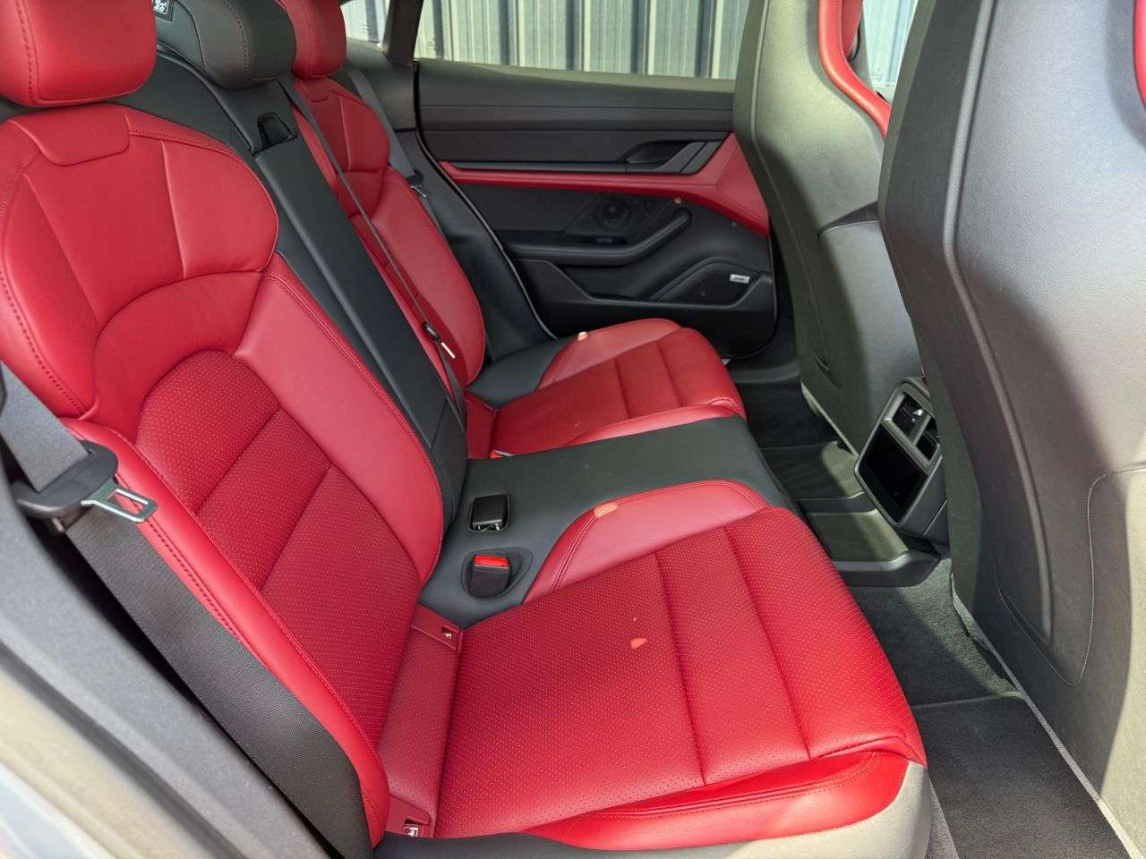 2020 PORSCHE TAYCAN 2020 PORSCHE TAYCAN