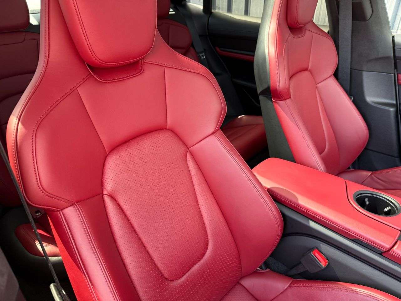 2020 PORSCHE TAYCAN 2020 PORSCHE TAYCAN