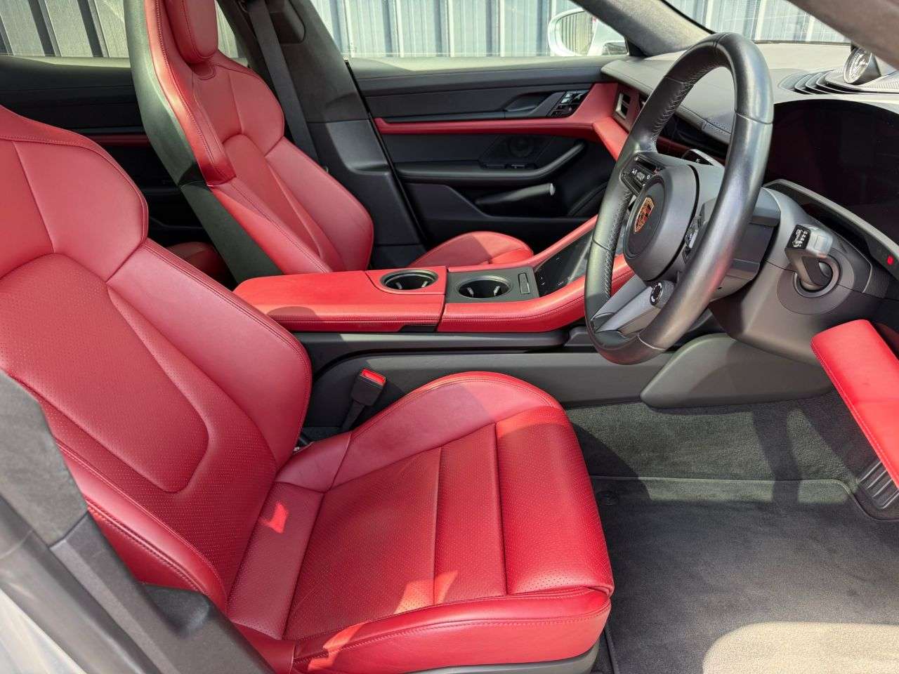 2020 PORSCHE TAYCAN 2020 PORSCHE TAYCAN