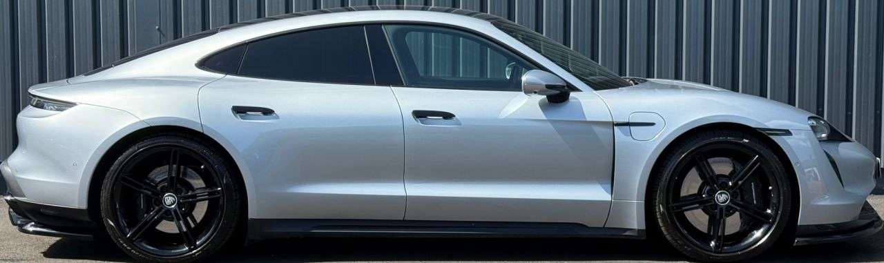 2020 PORSCHE TAYCAN 2020 PORSCHE TAYCAN