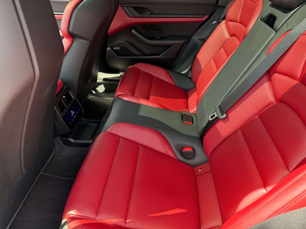 2020 PORSCHE TAYCAN 2020 PORSCHE TAYCAN