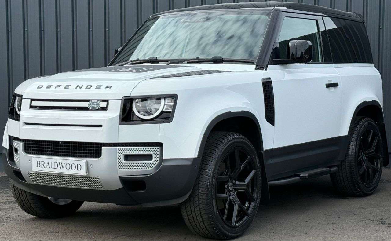 A 2022 LAND ROVER DEFENDER 3.0 D250 MHEV Hard Top SUV 3dr Diesel Auto 4WD SWB Euro 6 (s/s) (250 ps) A 2022 LAND ROVER DEFENDER 3.0 D250 MHEV Hard Top SUV 3dr Diesel Auto 4WD SWB Euro 6 (s/s) (250 ps)