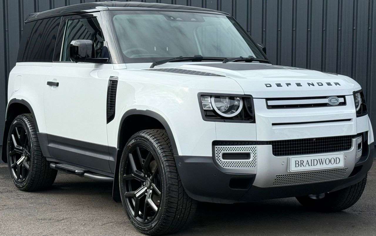 A 2022 LAND ROVER DEFENDER 3.0 D250 MHEV Hard Top SUV 3dr Diesel Auto 4WD SWB Euro 6 (s/s) (250 ps) A 2022 LAND ROVER DEFENDER 3.0 D250 MHEV Hard Top SUV 3dr Diesel Auto 4WD SWB Euro 6 (s/s) (250 ps)