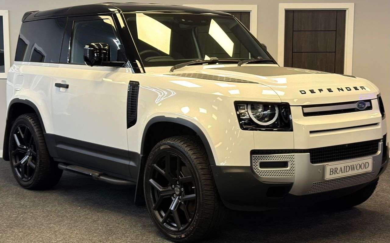 A 2022 LAND ROVER DEFENDER 3.0 D250 MHEV Hard Top SUV 3dr Diesel Auto 4WD SWB Euro 6 (s/s) (250 ps) A 2022 LAND ROVER DEFENDER 3.0 D250 MHEV Hard Top SUV 3dr Diesel Auto 4WD SWB Euro 6 (s/s) (250 ps)