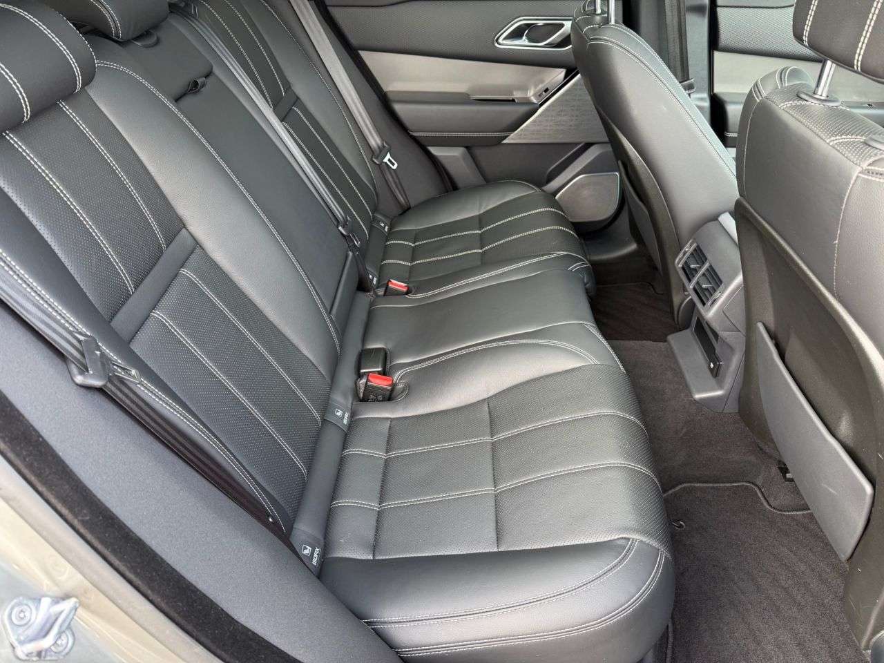 2019 LAND ROVER RANGE ROVER VELAR 2019 LAND ROVER RANGE ROVER VELAR