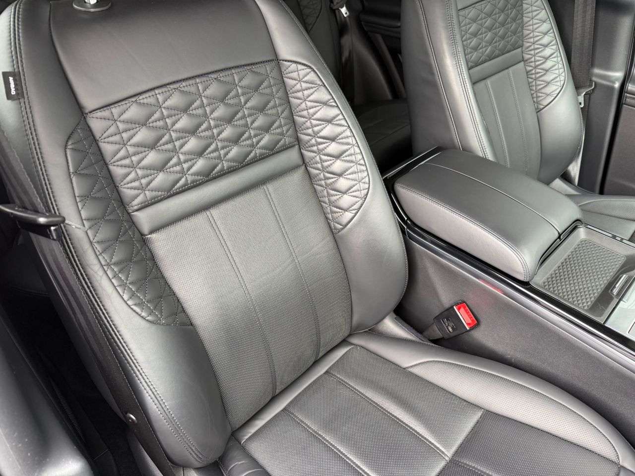 2019 LAND ROVER RANGE ROVER EVOQUE 2019 LAND ROVER RANGE ROVER EVOQUE