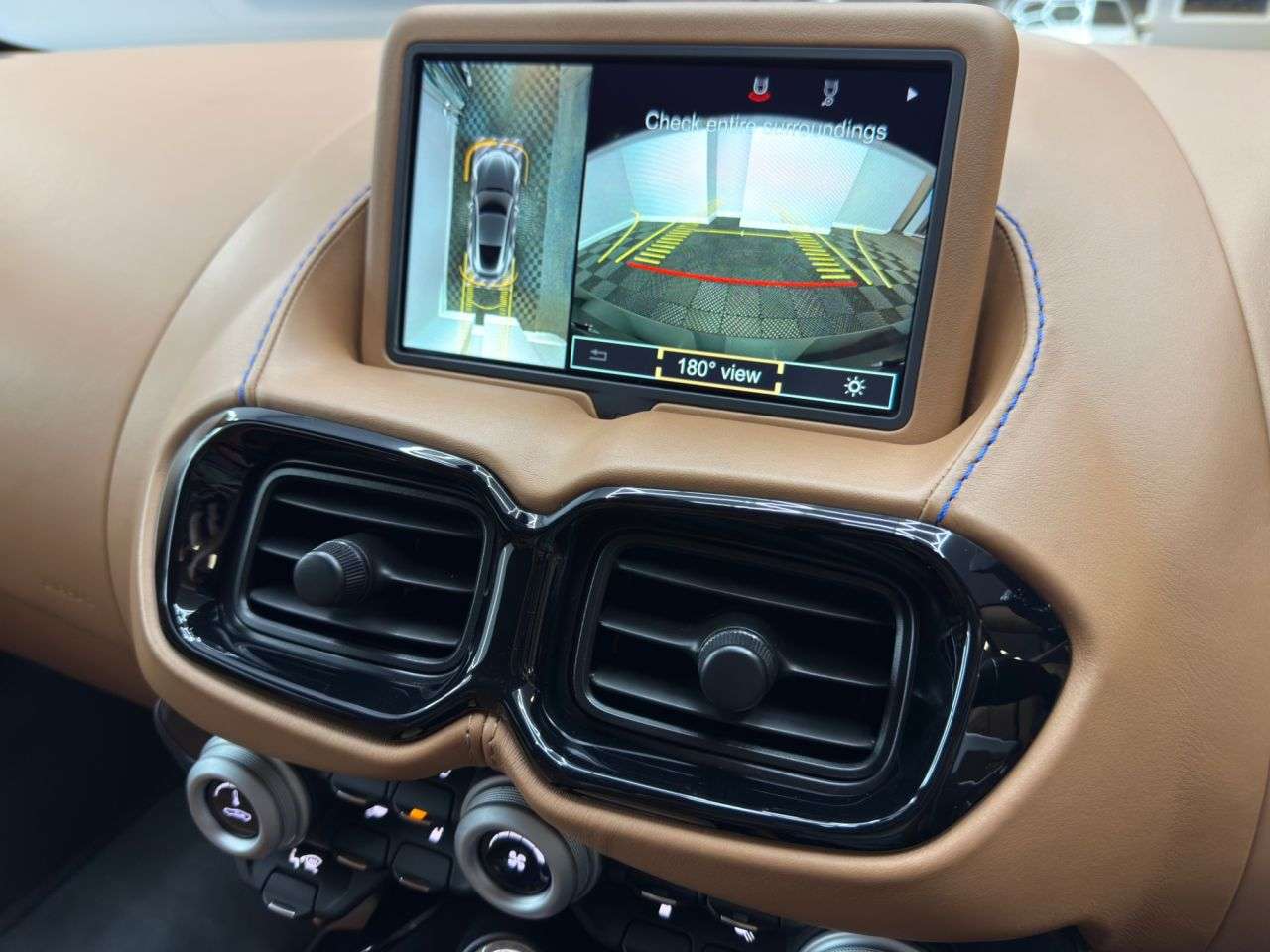 2019 ASTON MARTIN VANTAGE 2019 ASTON MARTIN VANTAGE