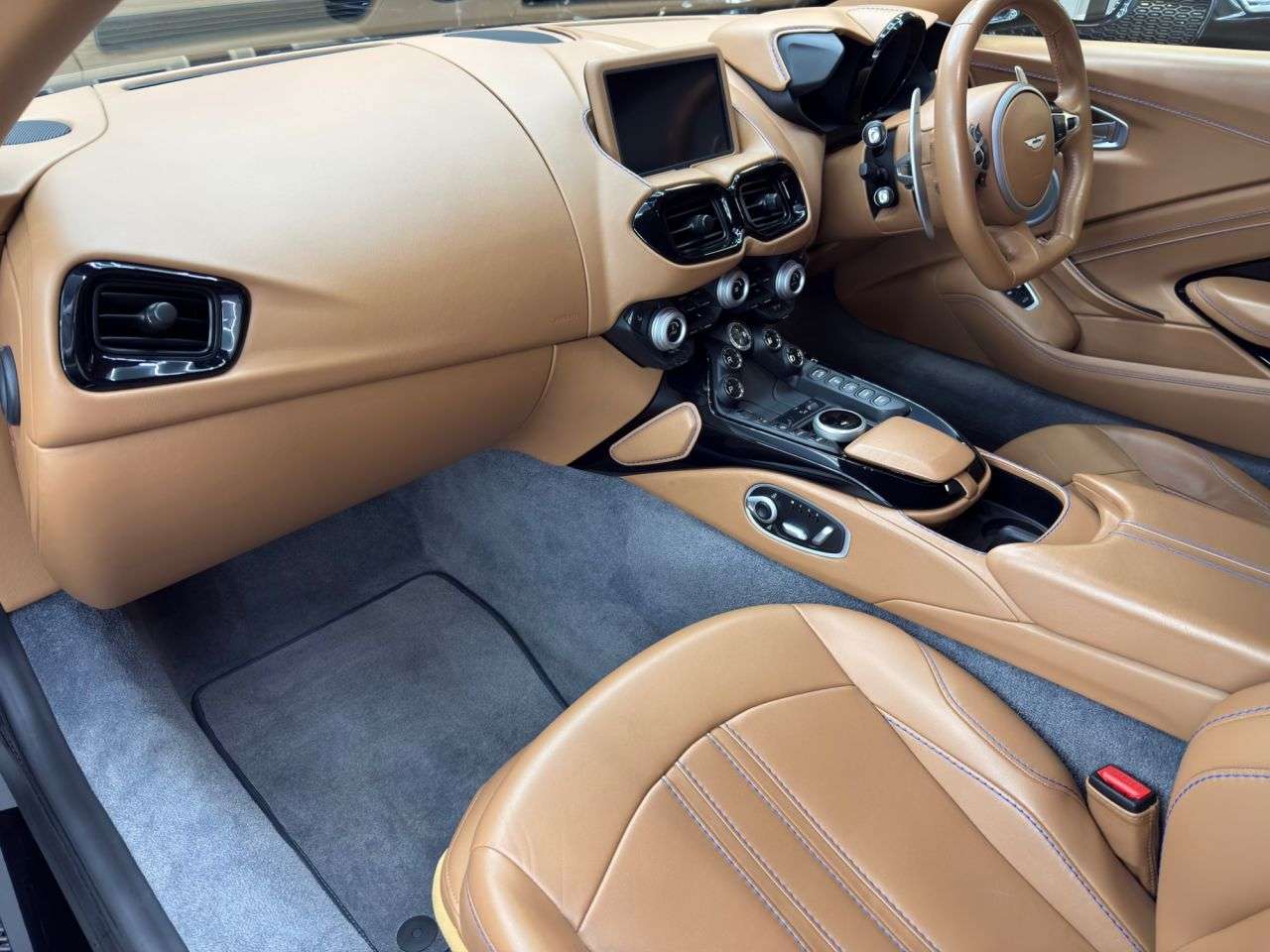 2019 ASTON MARTIN VANTAGE 2019 ASTON MARTIN VANTAGE