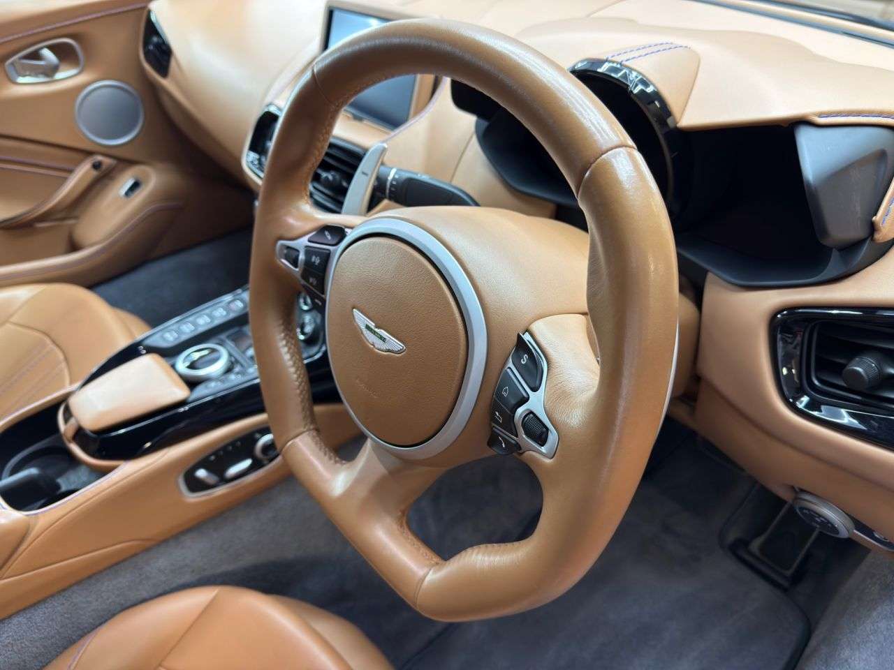 2019 ASTON MARTIN VANTAGE 2019 ASTON MARTIN VANTAGE