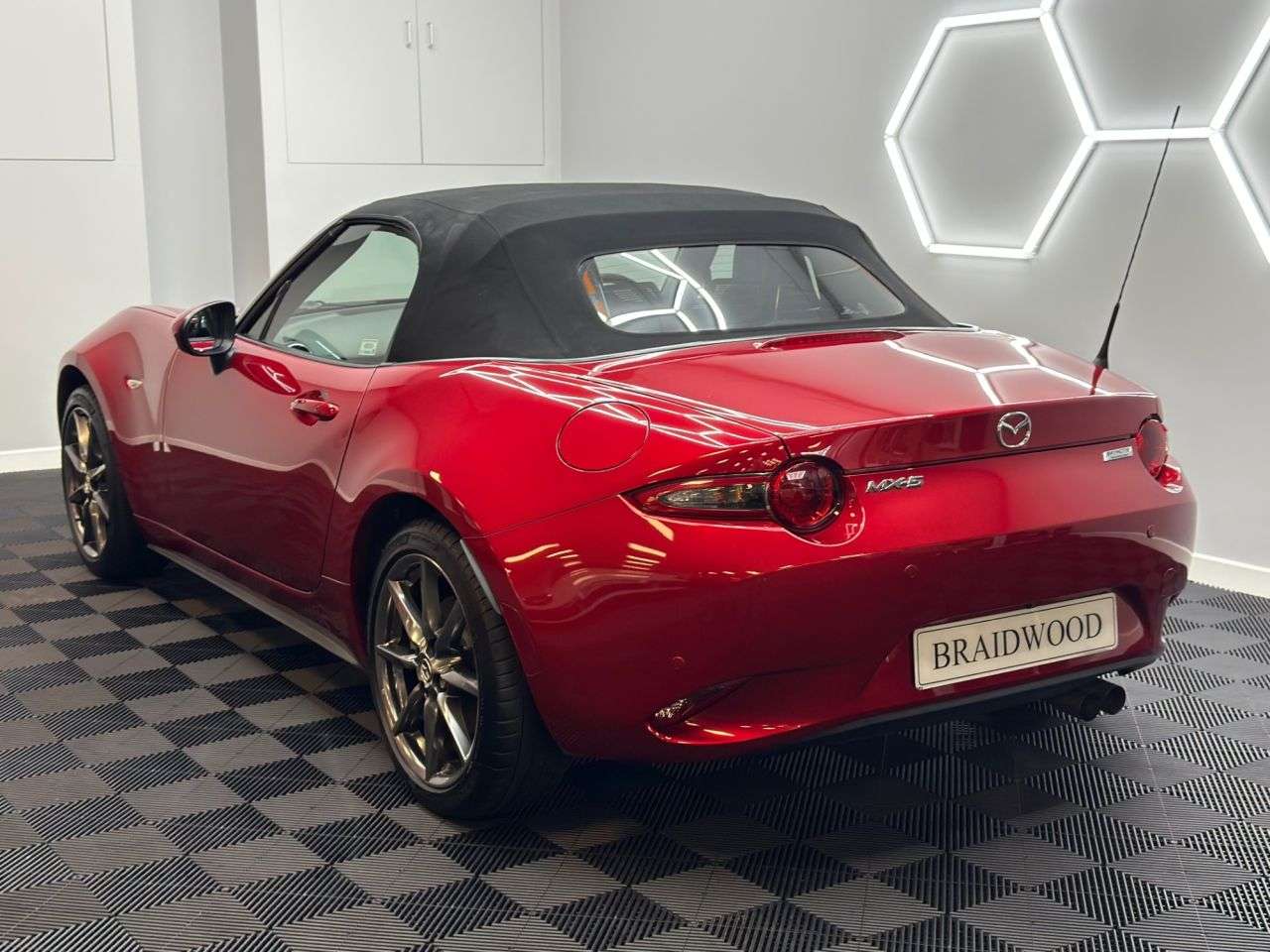 2016 MAZDA MX-5 2016 MAZDA MX-5