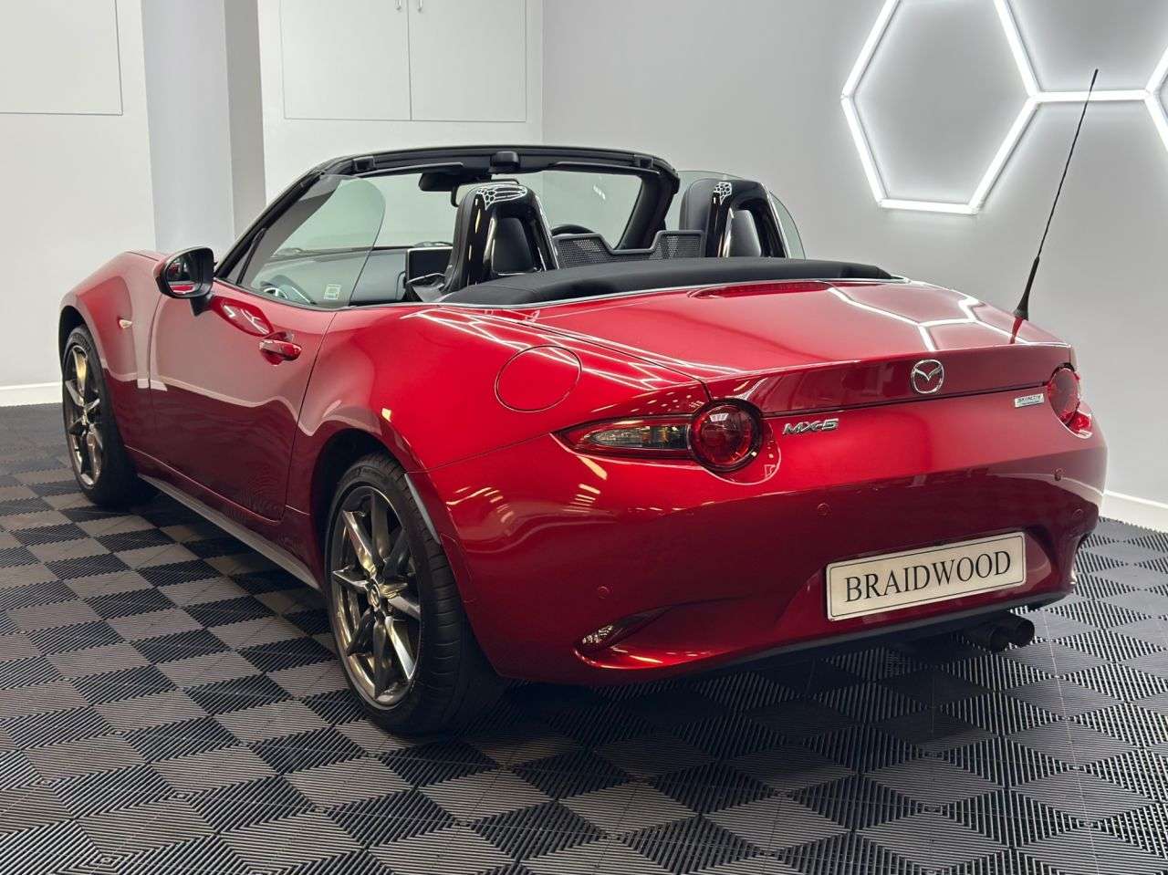 2016 MAZDA MX-5 2016 MAZDA MX-5