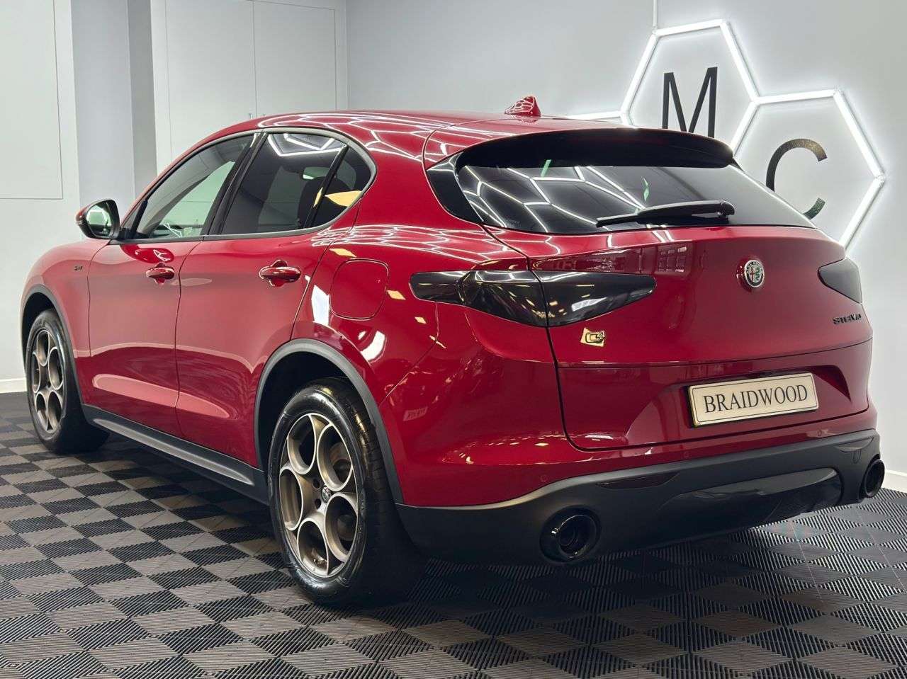 A 2021 ALFA ROMEO STELVIO 2.0T Sprint SUV 5dr Petrol Auto Q4 AWD Euro 6 (s/s) (200 ps) A 2021 ALFA ROMEO STELVIO 2.0T Sprint SUV 5dr Petrol Auto Q4 AWD Euro 6 (s/s) (200 ps)