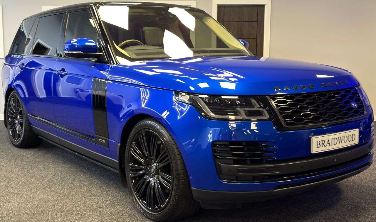 A 2018 LAND ROVER RANGE ROVER 4.4 SD V8 Autobiography SUV 5dr Diesel Auto 4WD Euro 6 (s/s) LWB (339 ps) A 2018 LAND ROVER RANGE ROVER 4.4 SD V8 Autobiography SUV 5dr Diesel Auto 4WD Euro 6 (s/s) LWB (339 ps)