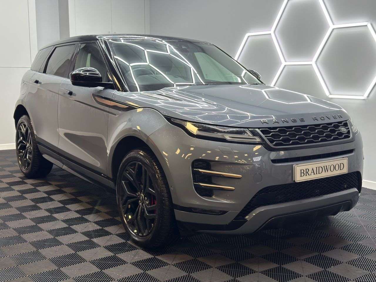 A 2019 LAND ROVER RANGE ROVER EVOQUE 2.0 D180 First Edition SUV 5dr Diesel Auto 4WD Euro 6 (s/s) (180 ps) A 2019 LAND ROVER RANGE ROVER EVOQUE 2.0 D180 First Edition SUV 5dr Diesel Auto 4WD Euro 6 (s/s) (180 ps)