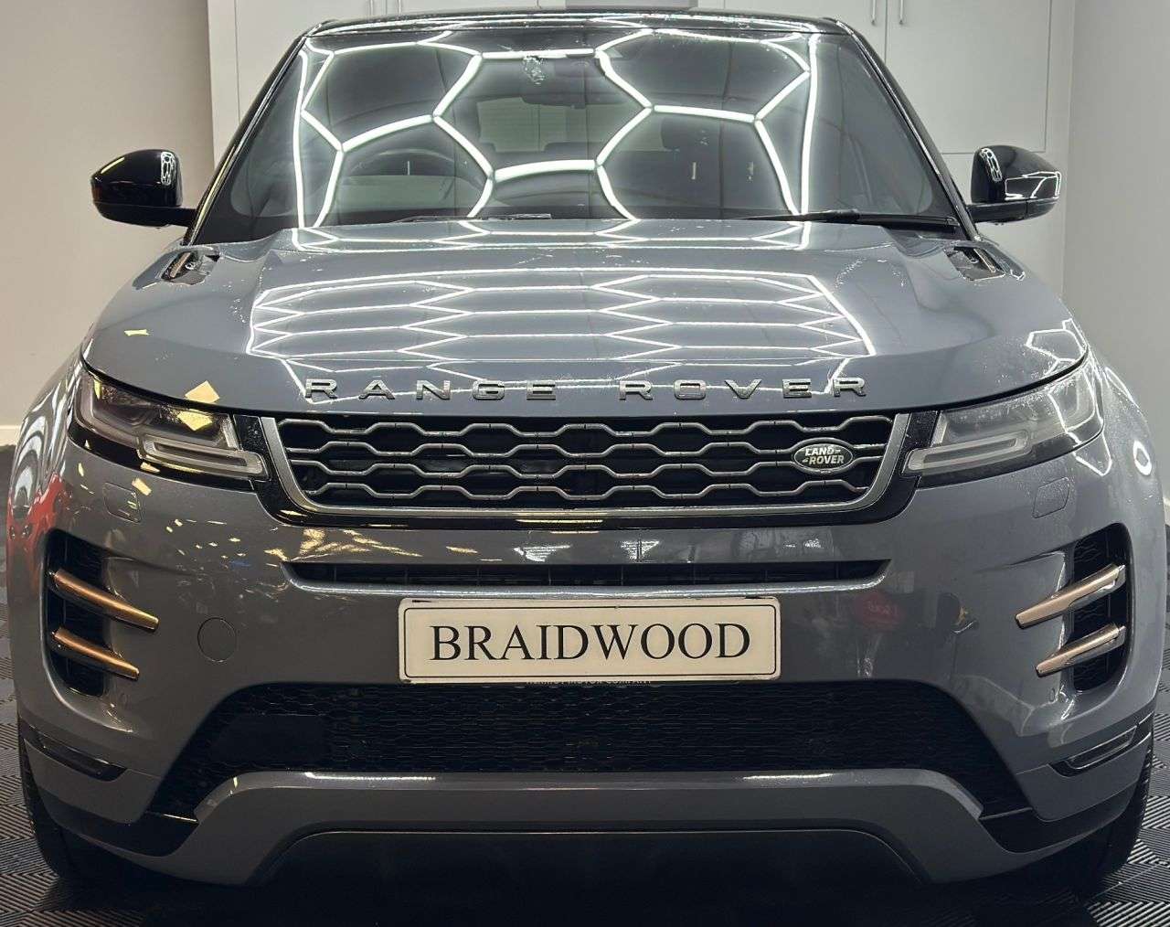 A 2019 LAND ROVER RANGE ROVER EVOQUE 2.0 D180 First Edition SUV 5dr Diesel Auto 4WD Euro 6 (s/s) (180 ps) A 2019 LAND ROVER RANGE ROVER EVOQUE 2.0 D180 First Edition SUV 5dr Diesel Auto 4WD Euro 6 (s/s) (180 ps)