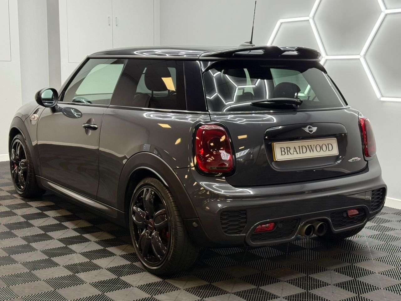 A 2017 MINI HATCH 2.0 John Cooper Works Hatchback 3dr Petrol Auto Euro 6 (s/s) (231 ps) A 2017 MINI HATCH 2.0 John Cooper Works Hatchback 3dr Petrol Auto Euro 6 (s/s) (231 ps)