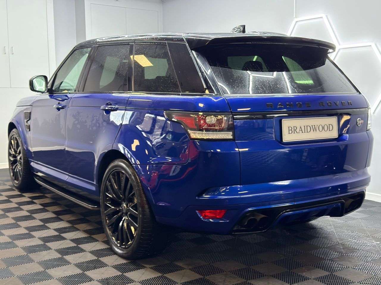 A 2017 LAND ROVER RANGE ROVER SPORT 5.0 V8 SVR SUV 5dr Petrol Auto 4WD Euro 6 (s/s) (550 ps) A 2017 LAND ROVER RANGE ROVER SPORT 5.0 V8 SVR SUV 5dr Petrol Auto 4WD Euro 6 (s/s) (550 ps)
