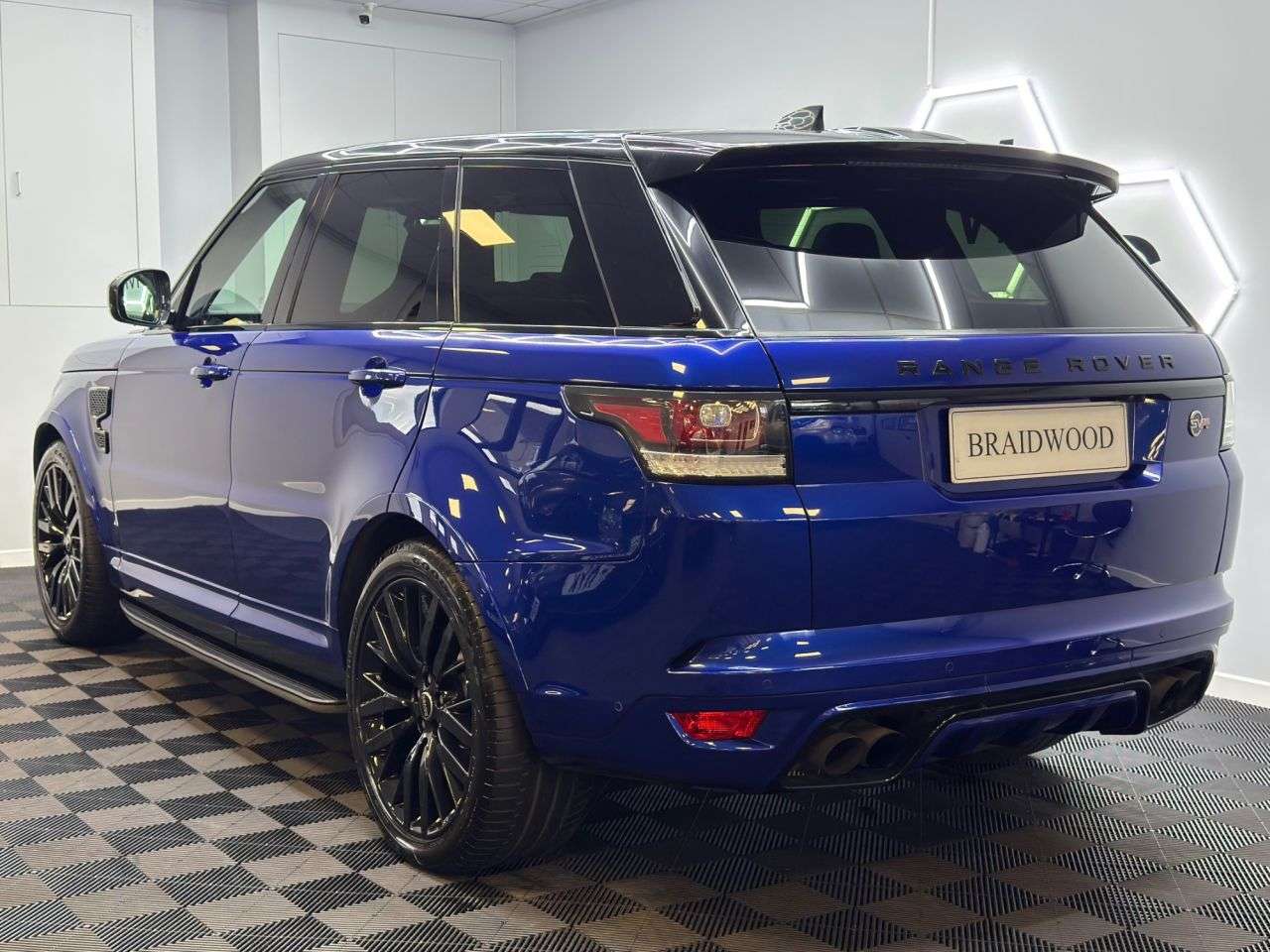 A 2017 LAND ROVER RANGE ROVER SPORT 5.0 V8 SVR SUV 5dr Petrol Auto 4WD Euro 6 (s/s) (550 ps) A 2017 LAND ROVER RANGE ROVER SPORT 5.0 V8 SVR SUV 5dr Petrol Auto 4WD Euro 6 (s/s) (550 ps)