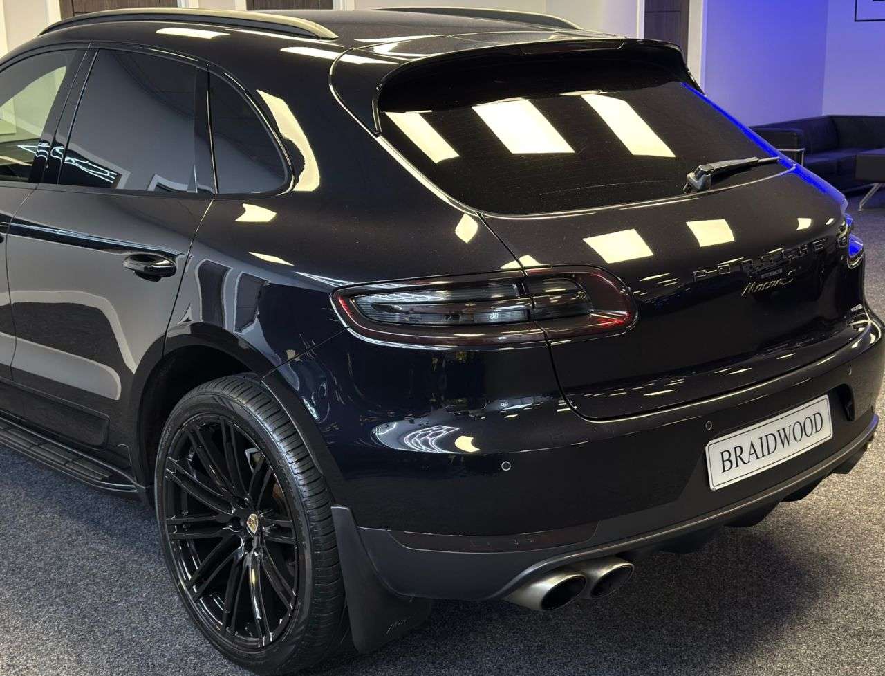 2016 PORSCHE MACAN 2016 PORSCHE MACAN
