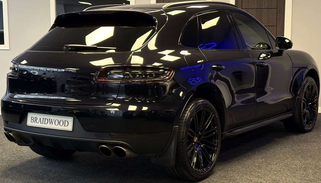 2016 PORSCHE MACAN 2016 PORSCHE MACAN
