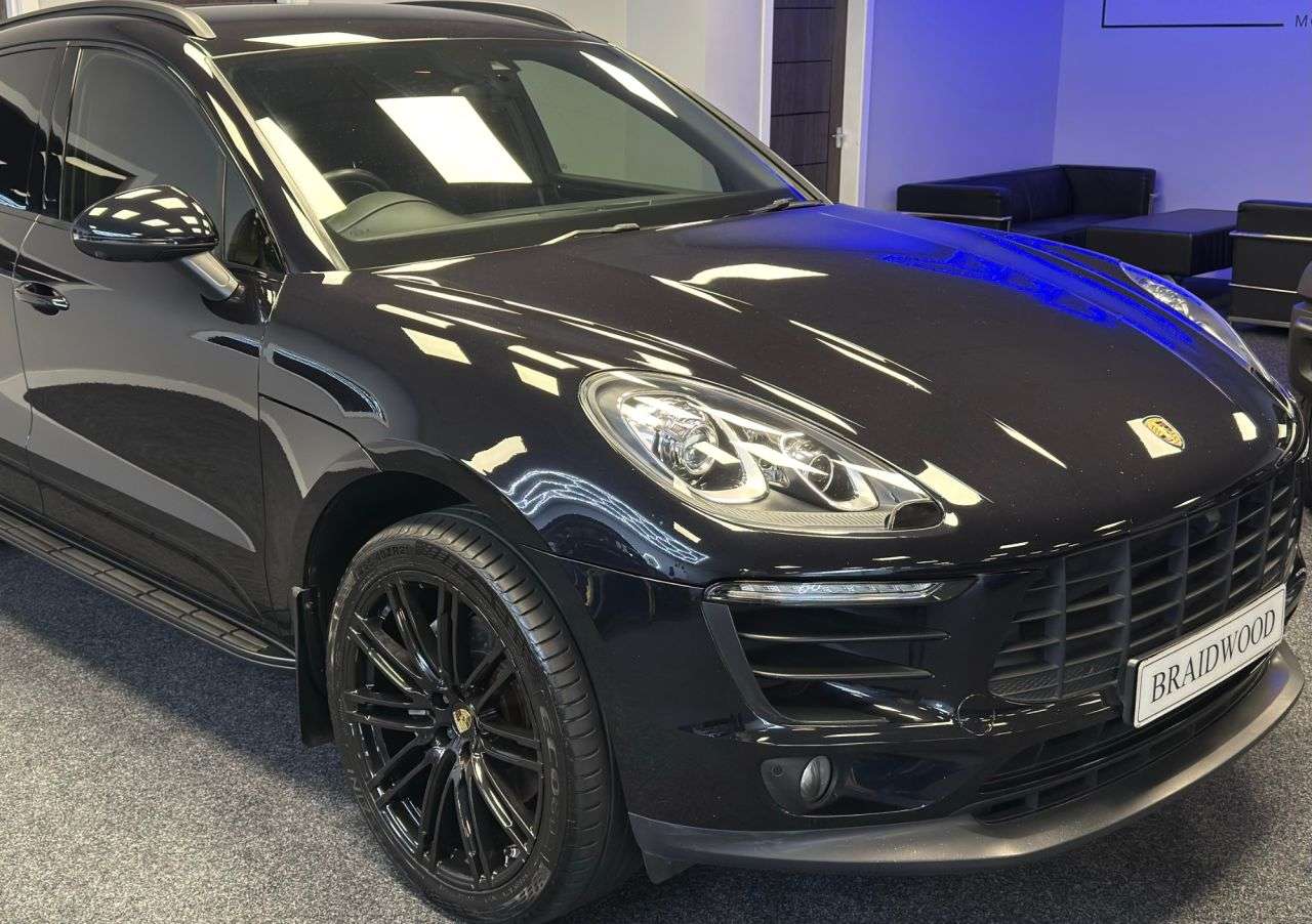 2016 PORSCHE MACAN 2016 PORSCHE MACAN