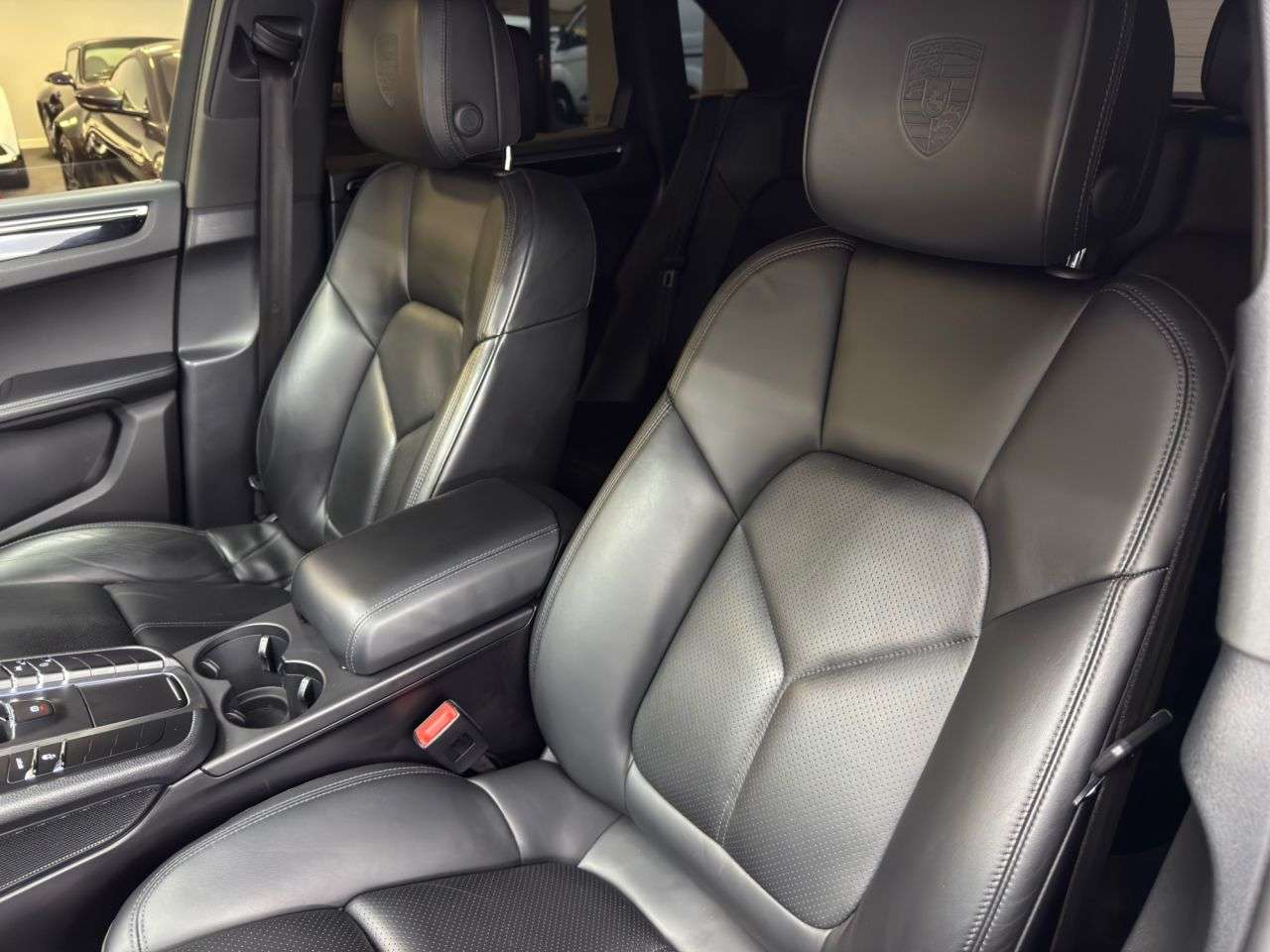 2016 PORSCHE MACAN 2016 PORSCHE MACAN