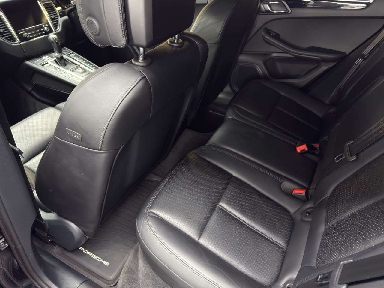 2016 PORSCHE MACAN 2016 PORSCHE MACAN