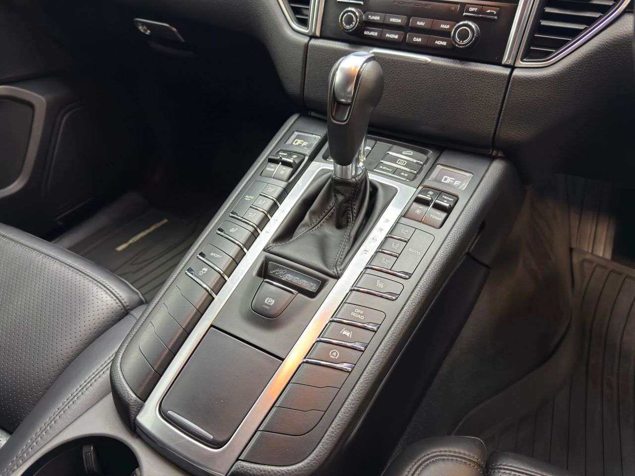 2016 PORSCHE MACAN 2016 PORSCHE MACAN