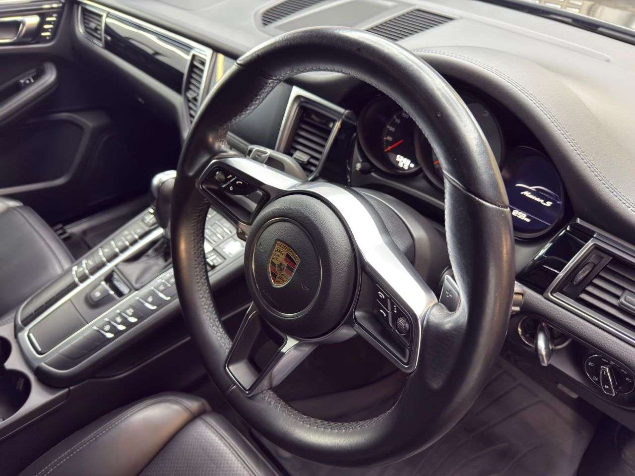 2016 PORSCHE MACAN 2016 PORSCHE MACAN