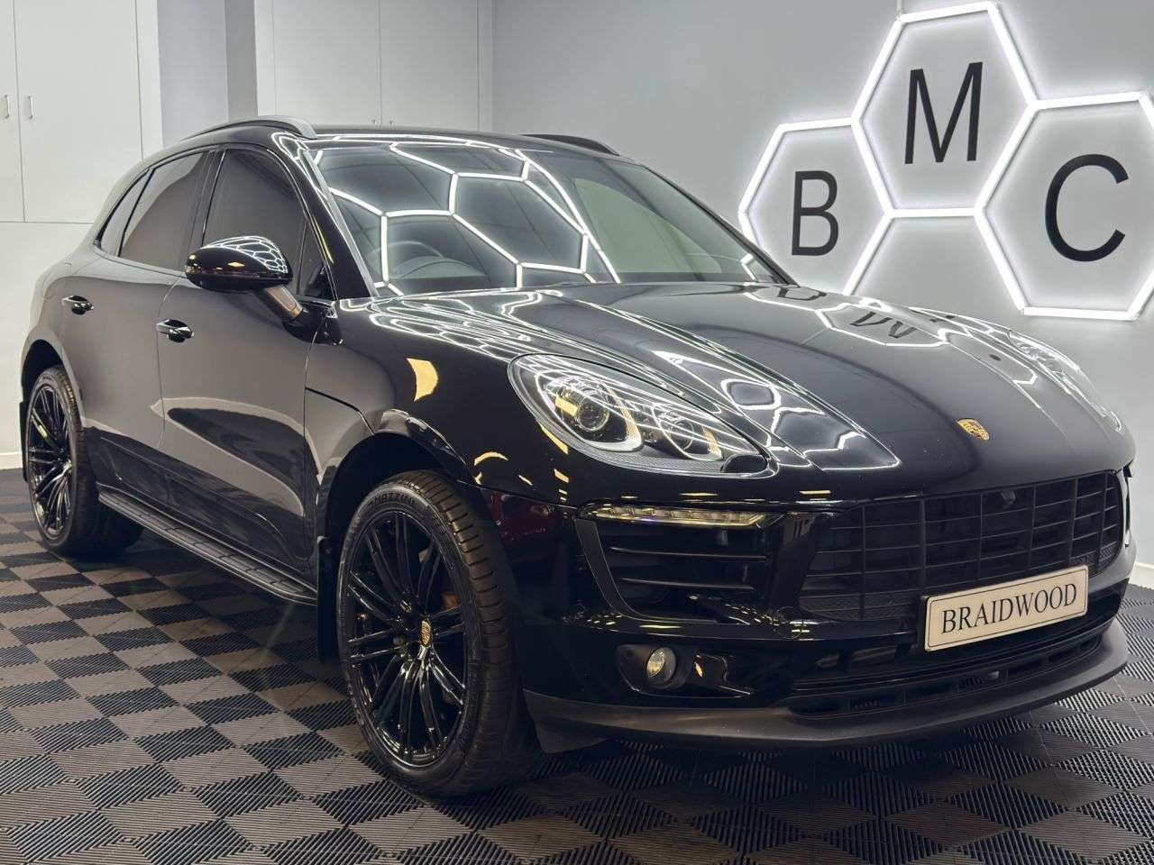 A 2016 PORSCHE MACAN 3.0 TD V6 S SUV 5dr Diesel PDK 4WD Euro 6 (s/s) (258 ps) A 2016 PORSCHE MACAN 3.0 TD V6 S SUV 5dr Diesel PDK 4WD Euro 6 (s/s) (258 ps)
