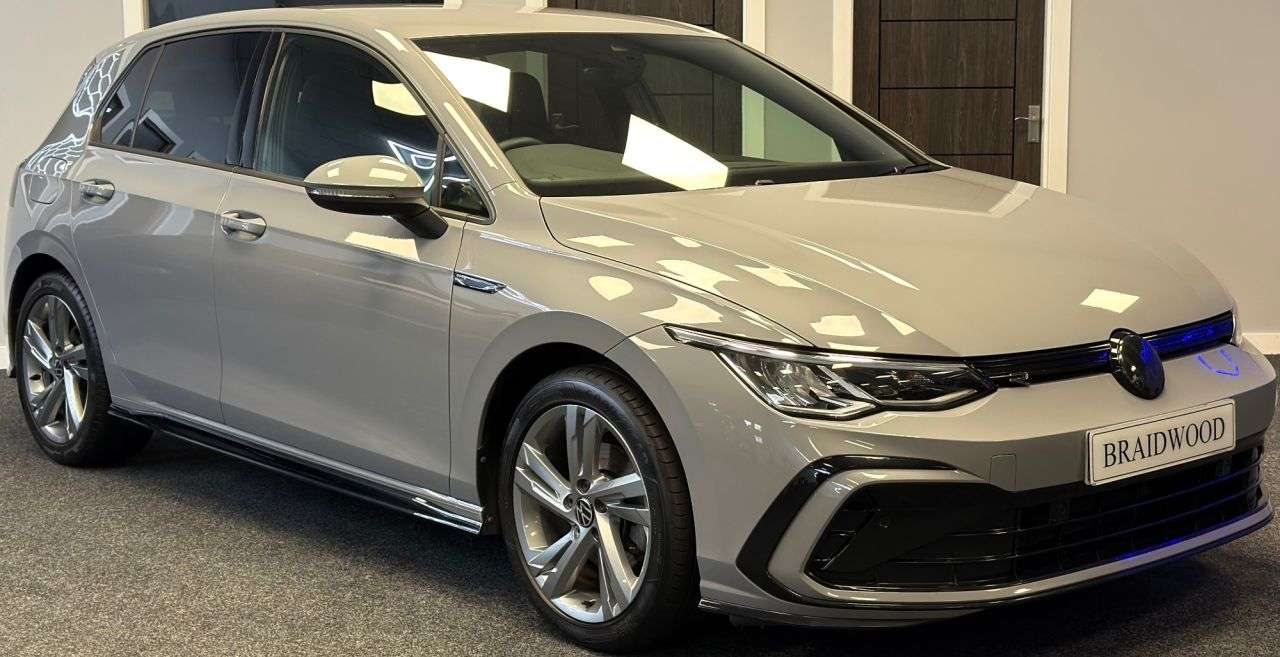 A 2023 VOLKSWAGEN GOLF 1.5 TSI R-Line Hatchback 5dr Petrol Manual Euro 6 (s/s) (130 ps) A 2023 VOLKSWAGEN GOLF 1.5 TSI R-Line Hatchback 5dr Petrol Manual Euro 6 (s/s) (130 ps)