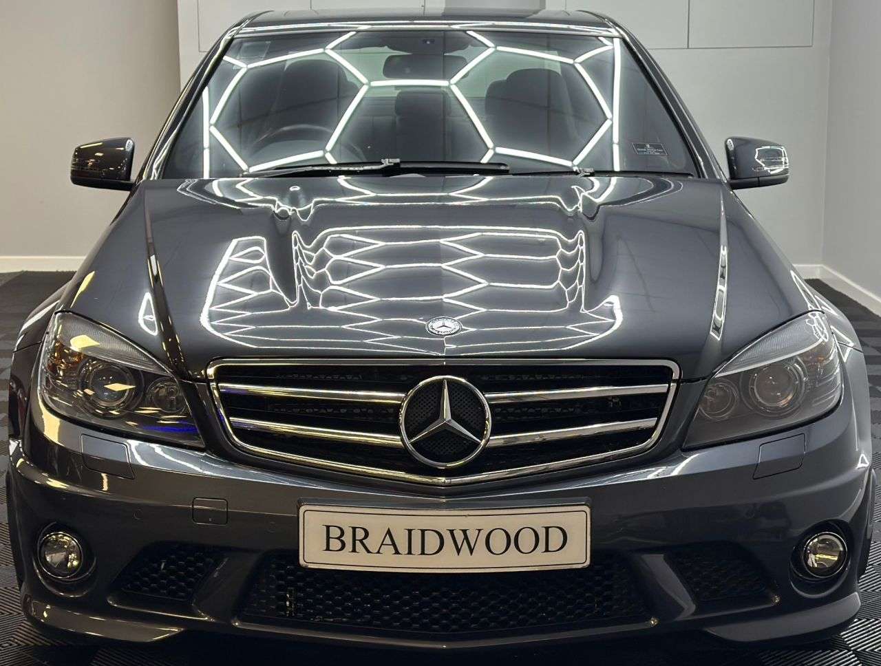 A 2010 MERCEDES-BENZ C-CLASS 6.3 C63 V8 AMG Saloon 4dr Petrol G-Tronic Euro 4 (457 ps) A 2010 MERCEDES-BENZ C-CLASS 6.3 C63 V8 AMG Saloon 4dr Petrol G-Tronic Euro 4 (457 ps)